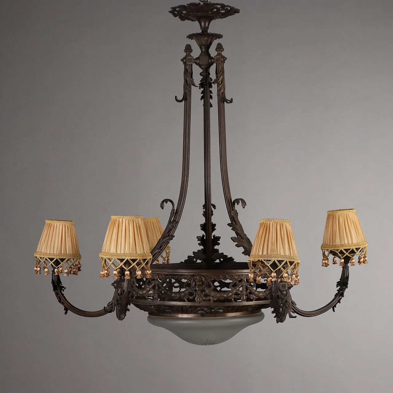 6-Light chandelier in bronze and ground glass with leaf motifs 1