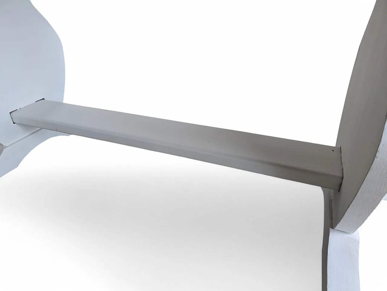 Tavolo artigianale in legno verniciato, anni '90 11