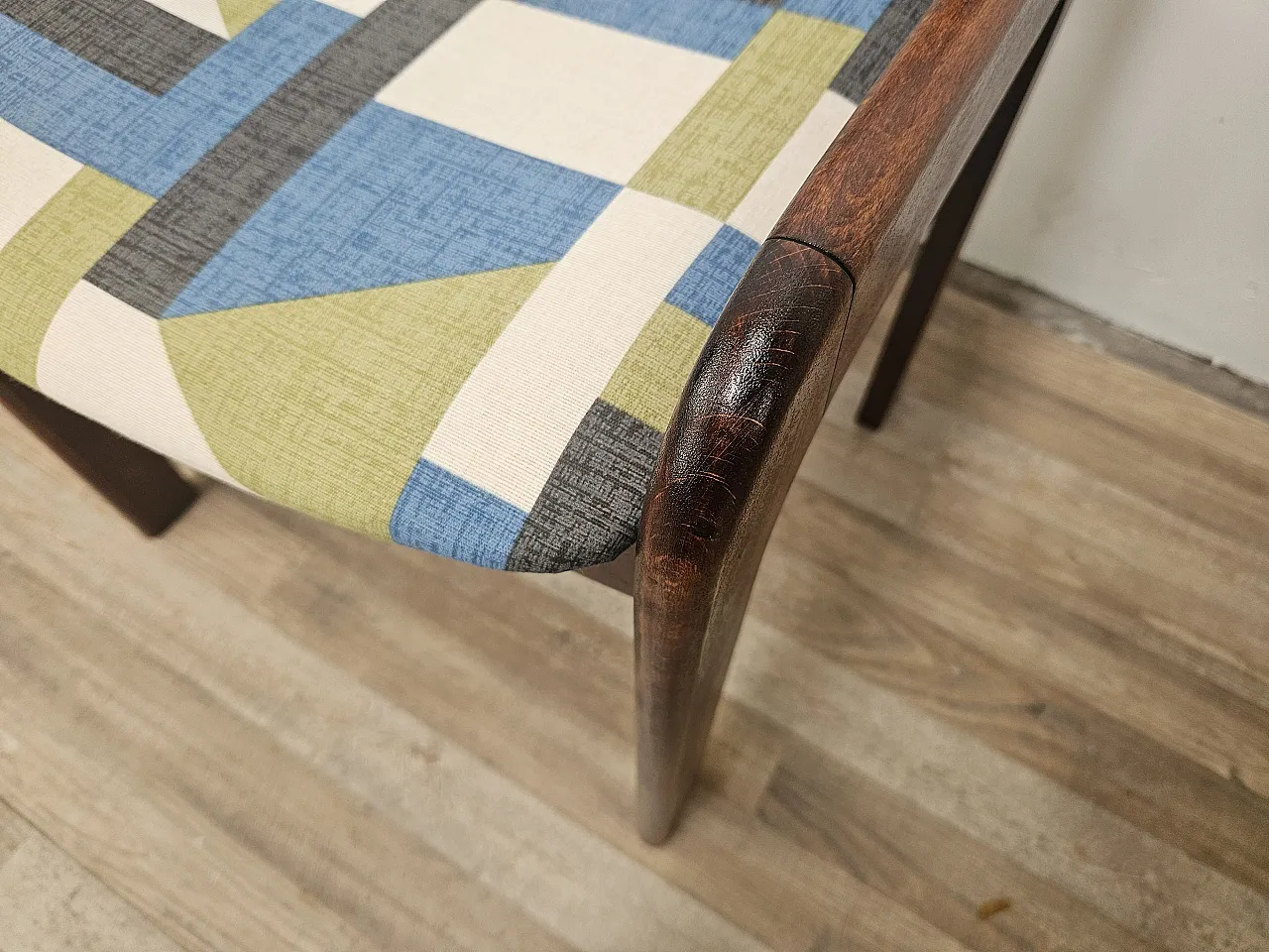 4 chairs for dining room in beech and space age fabric, 1970s 6