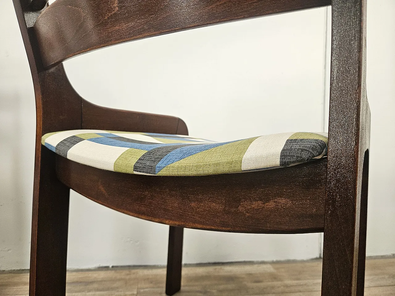 4 chairs for dining room in beech and space age fabric, 1970s 14