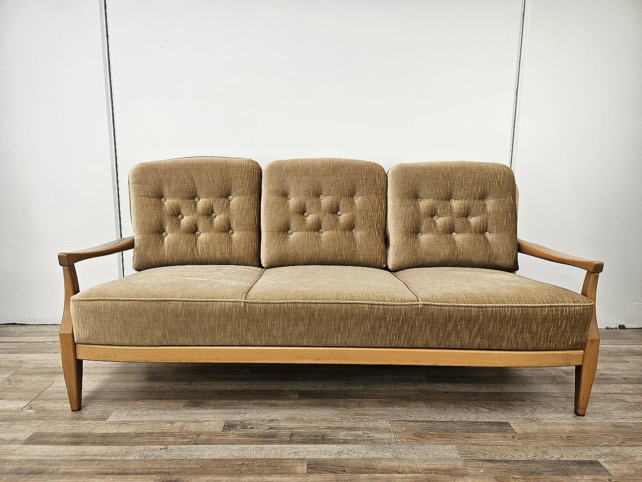Three-seater sofa in beech, 70s 1
