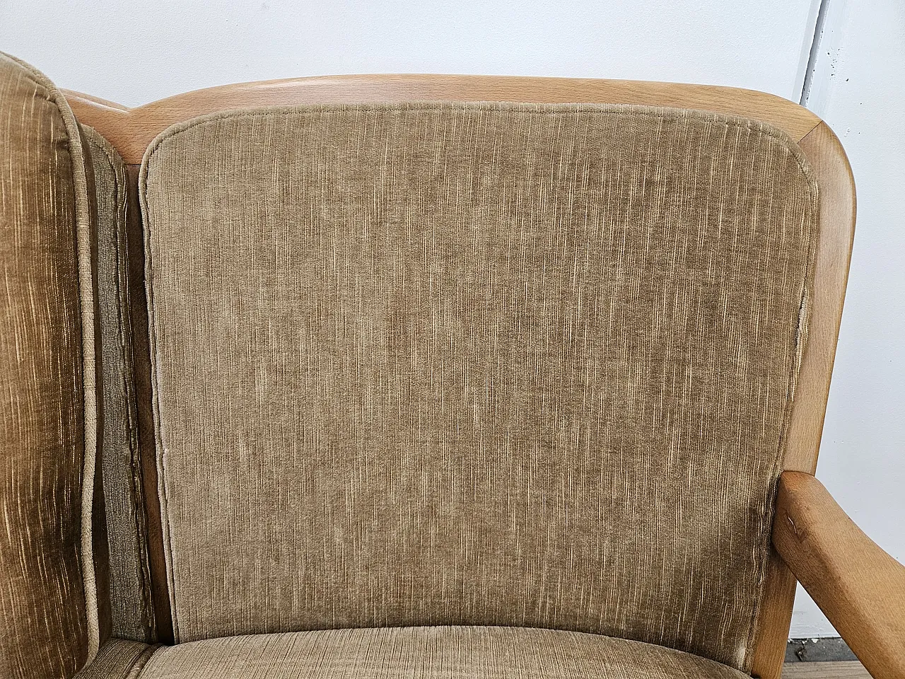 Three-seater sofa in beech, 70s 9