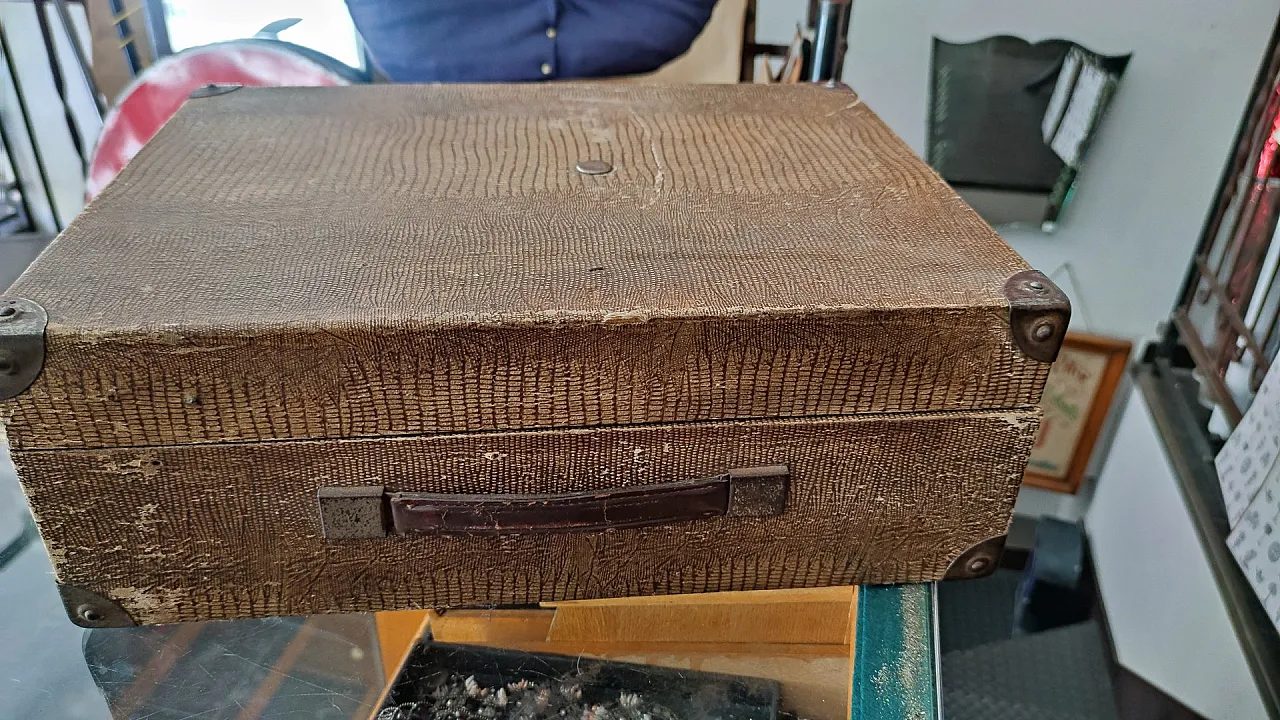 Grammofono in metallo marrone, anni '20 7