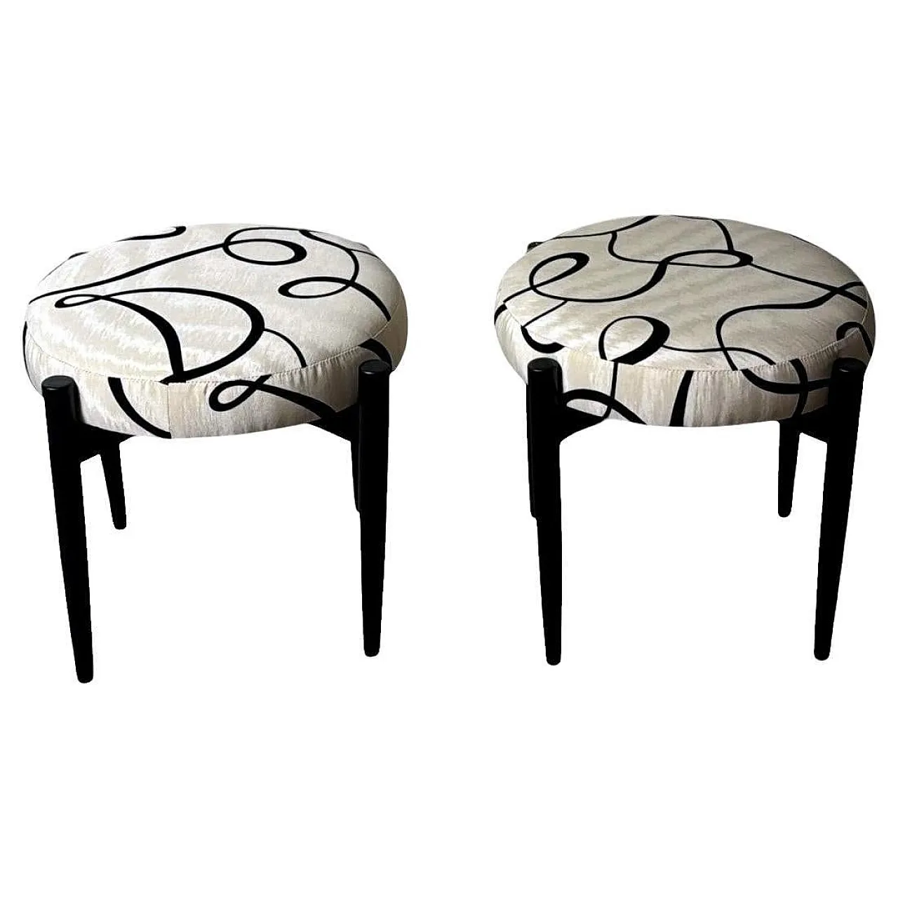 Coppia di sgabelli in legno ebanizzato e tessuto Dedar, anni '60 1