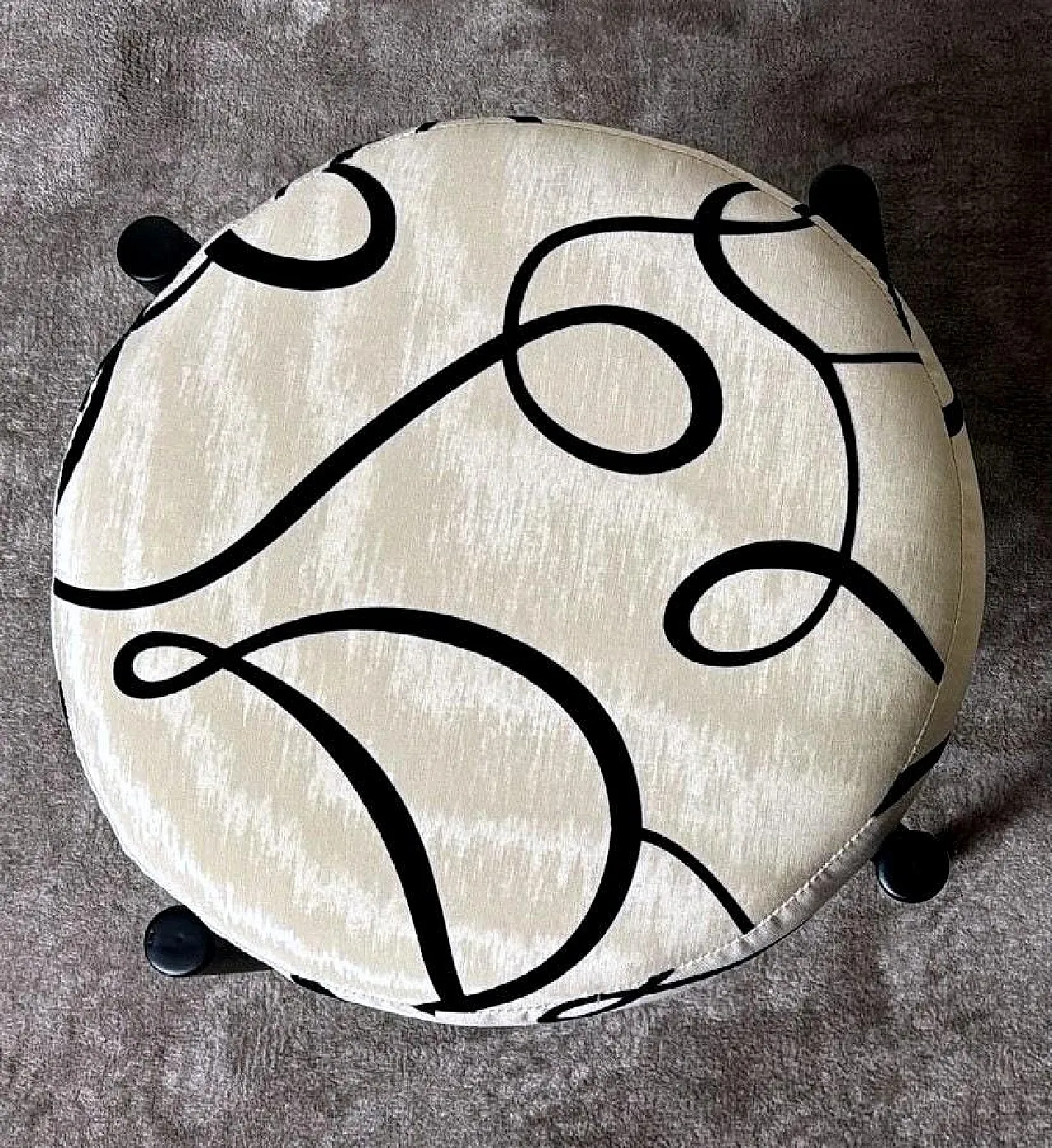 Coppia di sgabelli in legno ebanizzato e tessuto Dedar, anni '60 8