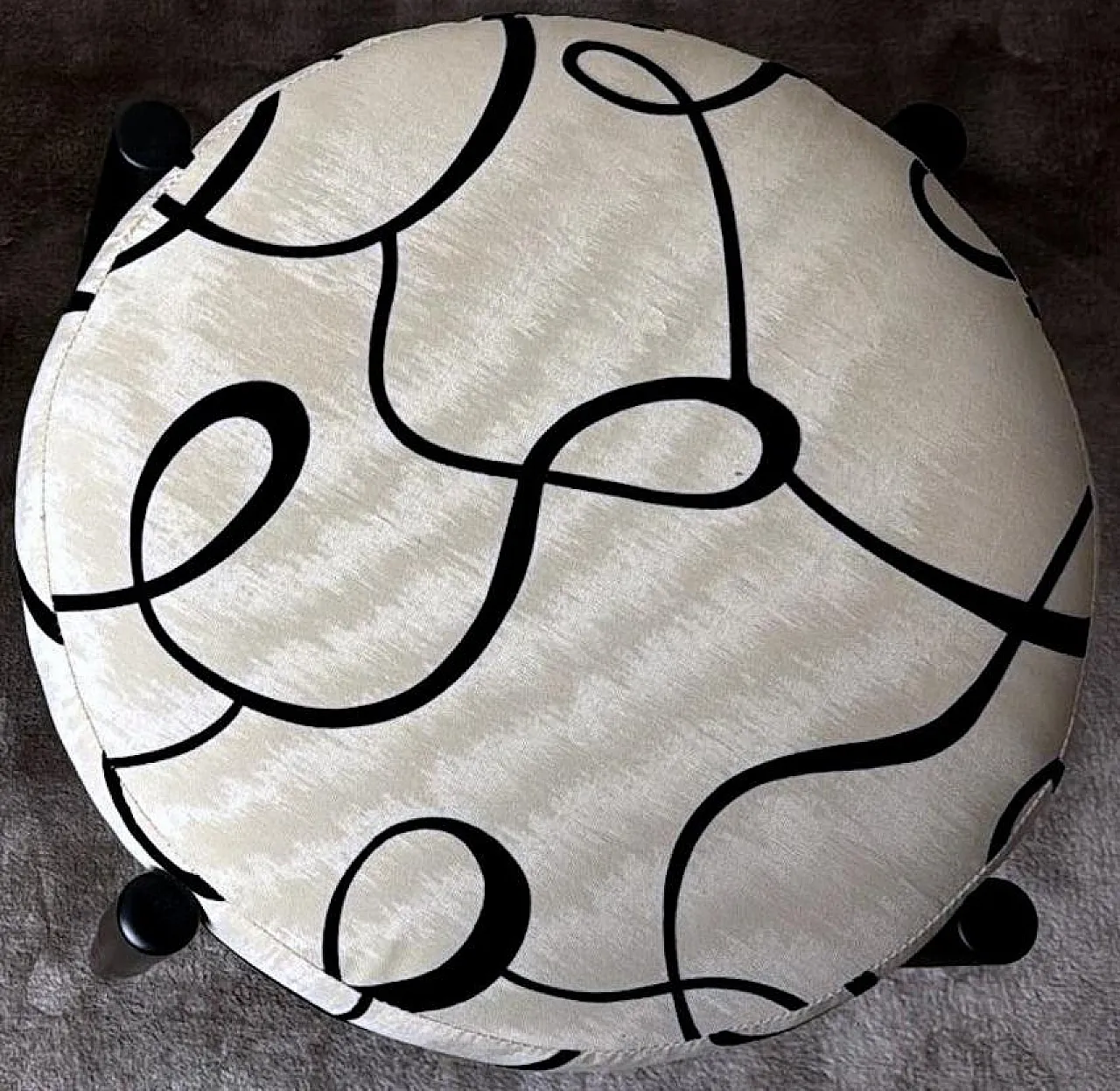 Coppia di sgabelli in legno ebanizzato e tessuto Dedar, anni '60 9