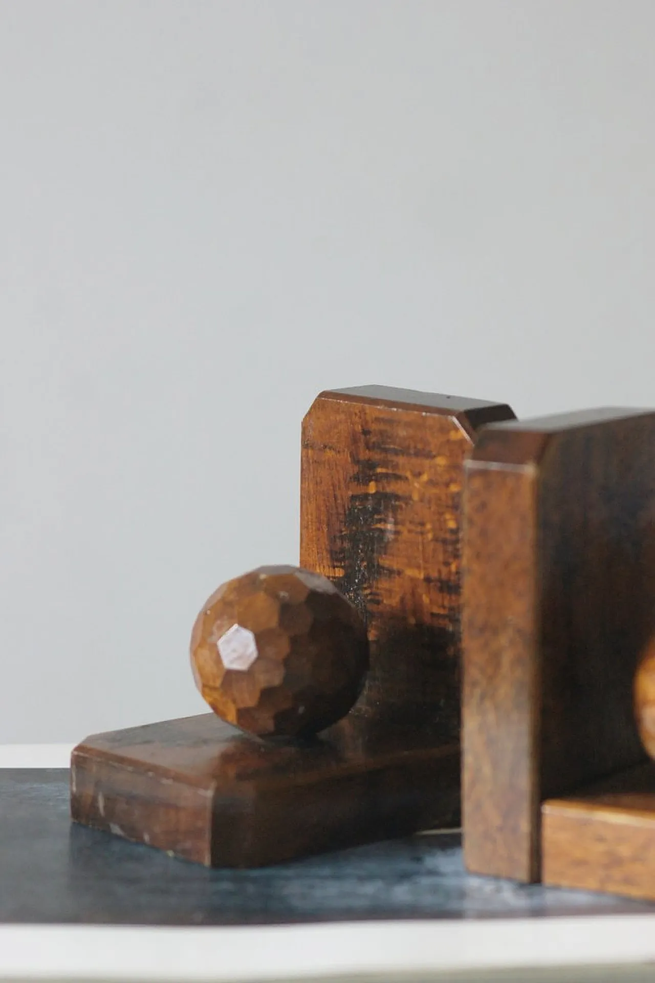 Coppia di fermalibri Mid-Century in legno, anni '30 5