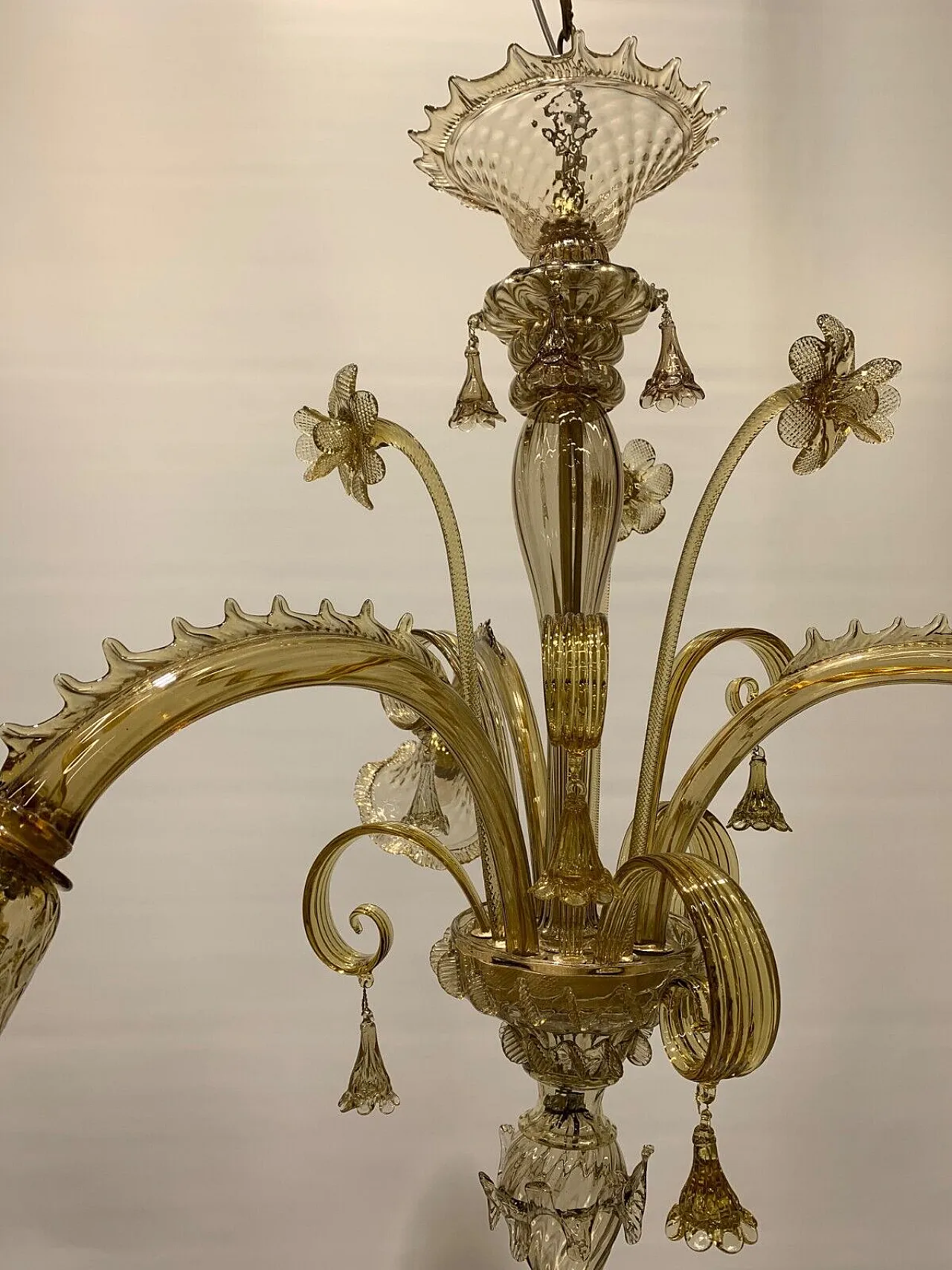 Lampadario in vetro di Murano ambrato attribuito a A.V.E.M., anni '30 4