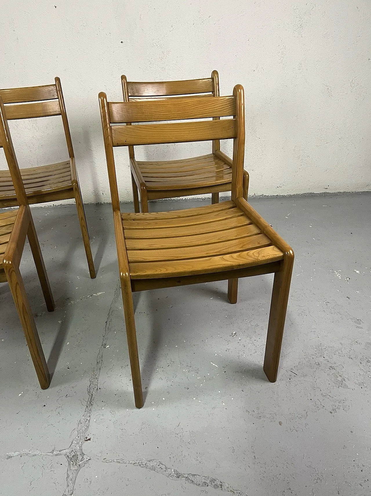 4 Brutalist wooden chairs, 1970s 4