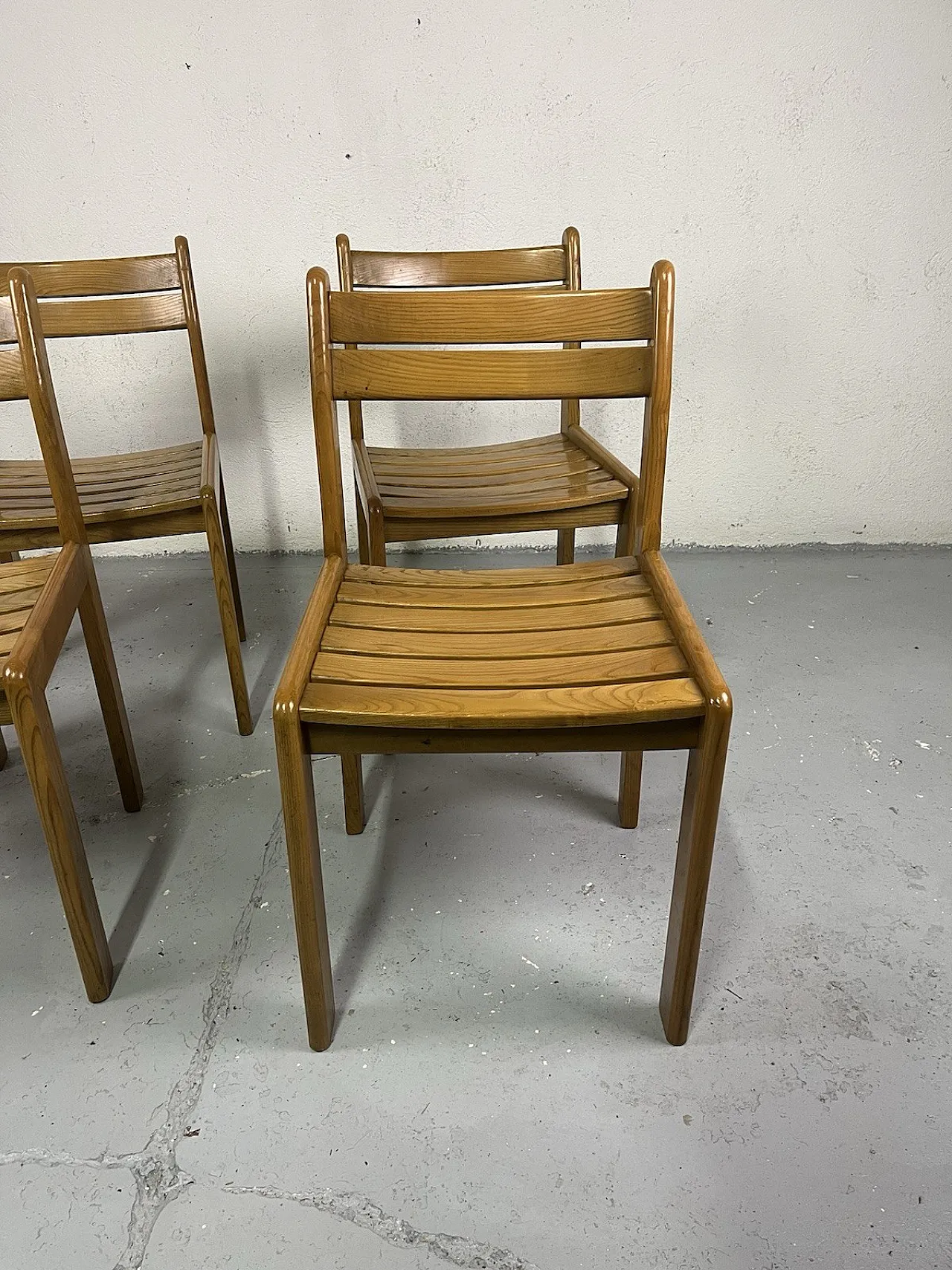 4 Brutalist wooden chairs, 1970s 5