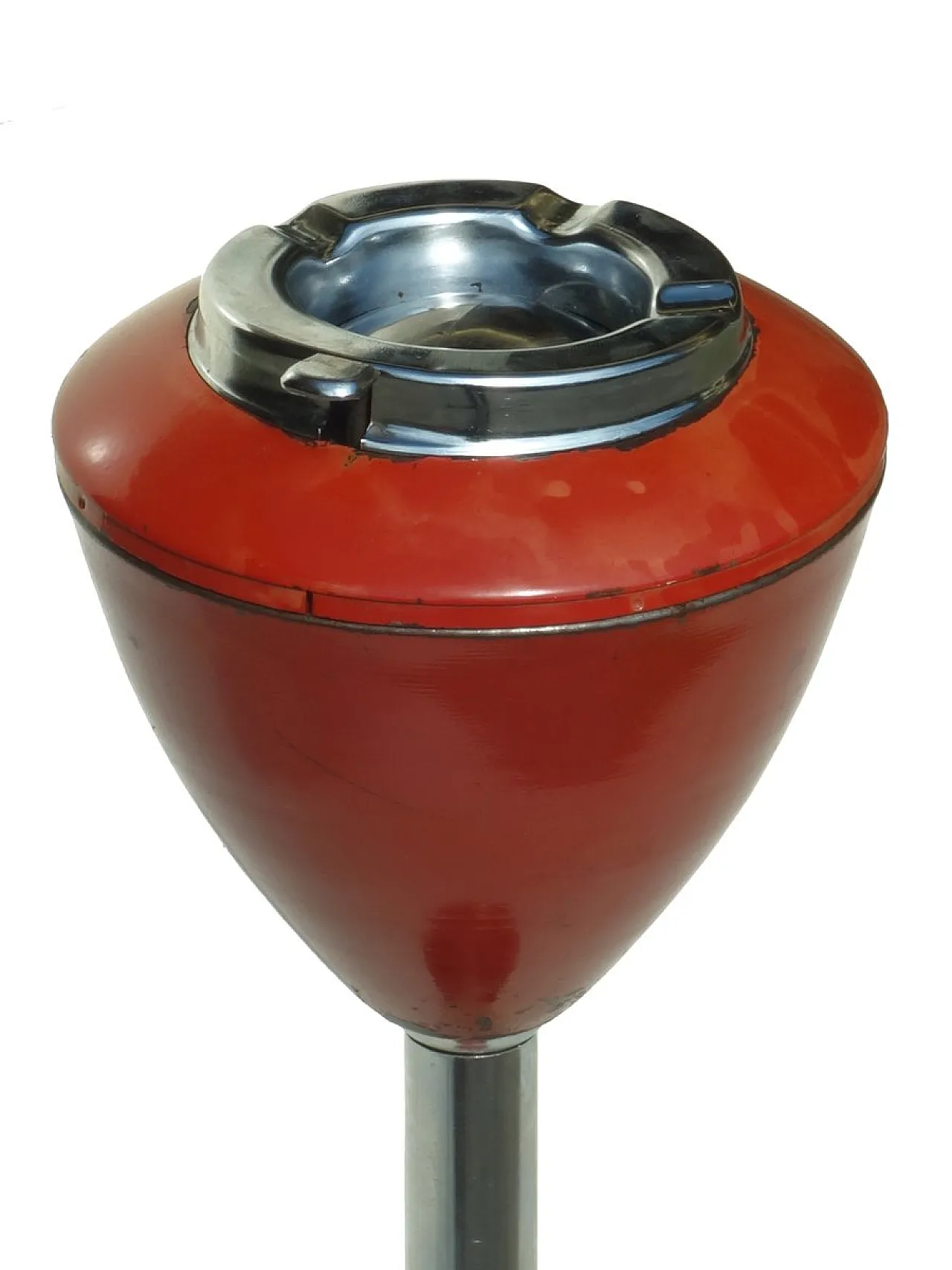 Posacenere Mid-Century rosso in metallo e acciaio, anni '50 3