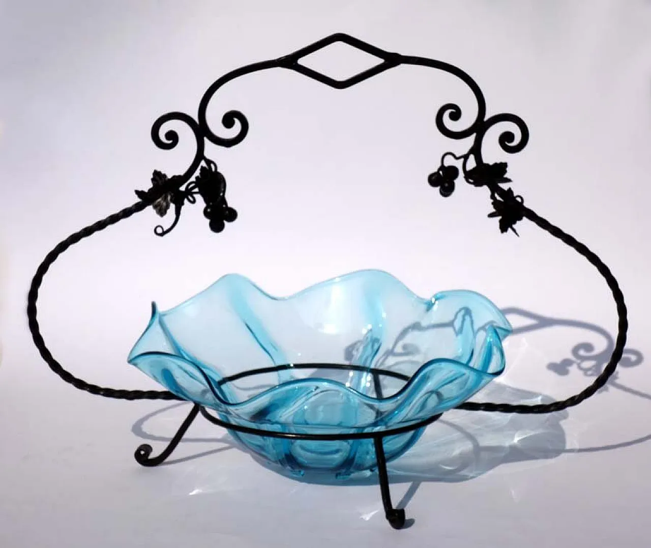 Art Nouveau glass and wrought iron bowl, early 20th century 1