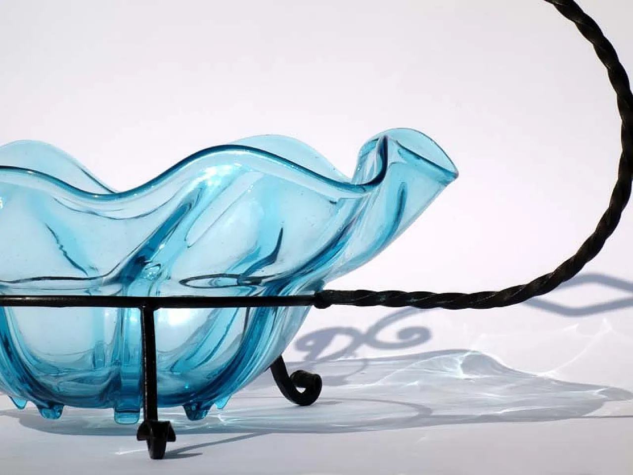 Art Nouveau glass and wrought iron bowl, early 20th century 10