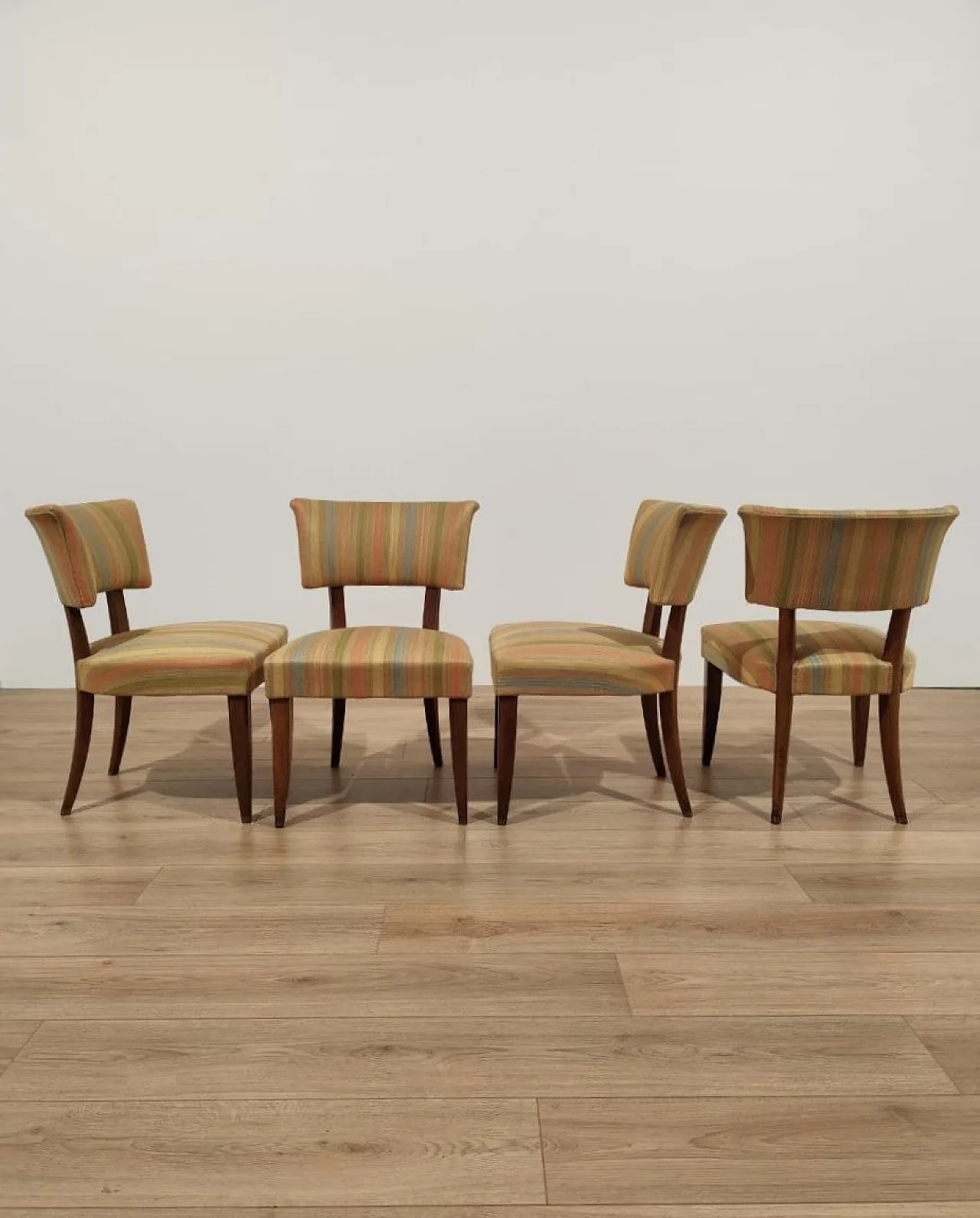 4 Italian chairs of the 1940s 3
