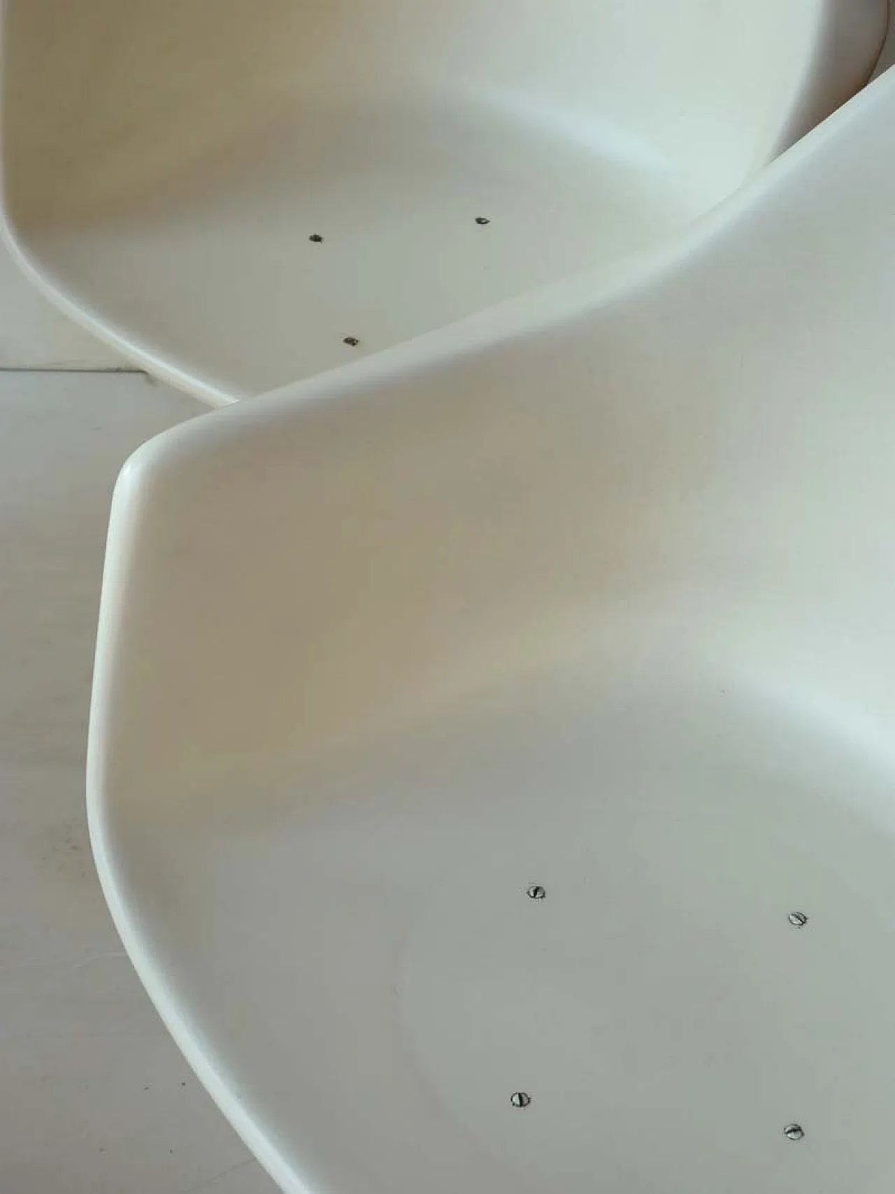 Tavolino e sedie in fibra di vetro di Play, anni '60 9