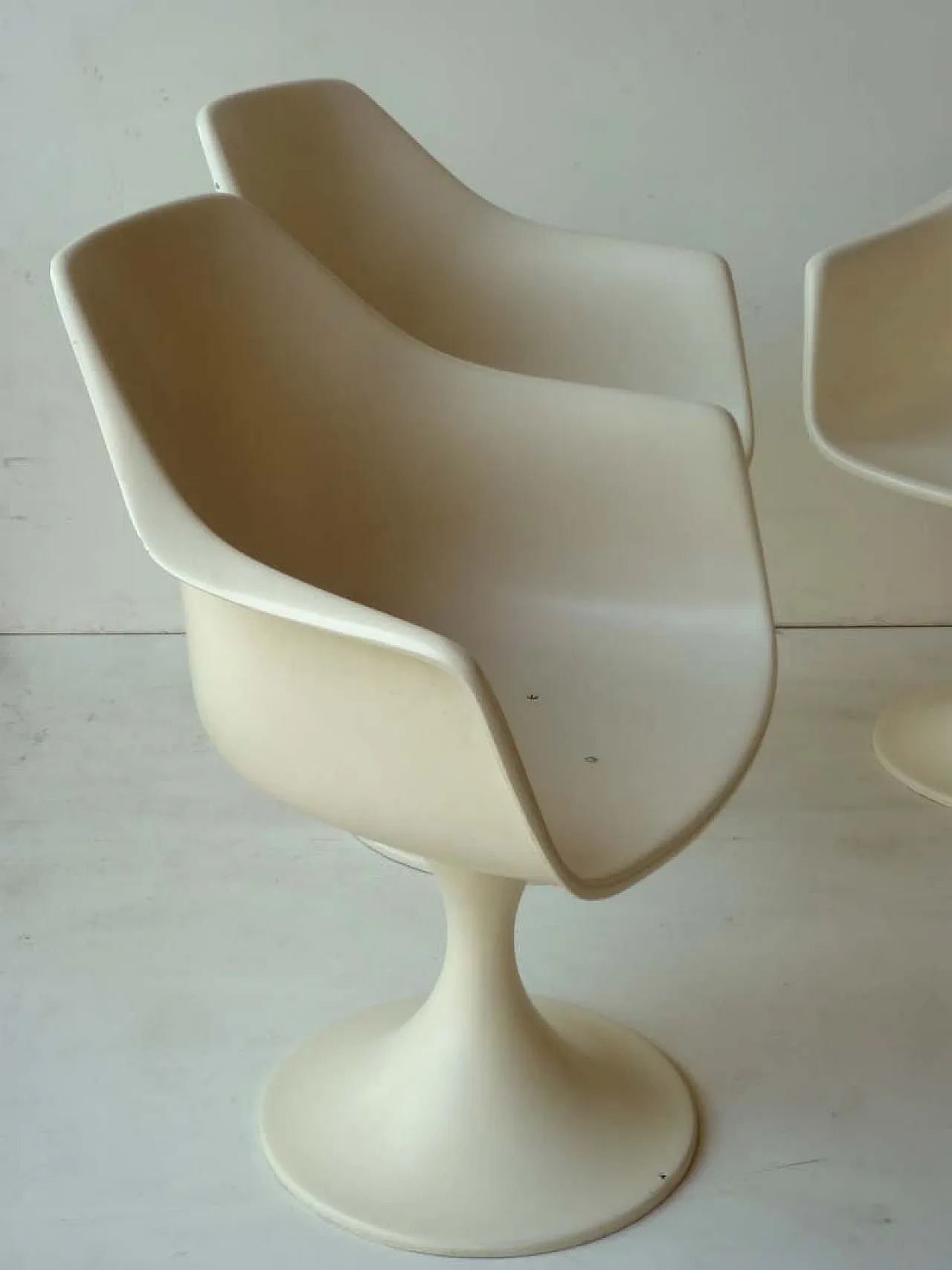 Tavolino e sedie in fibra di vetro di Play, anni '60 10