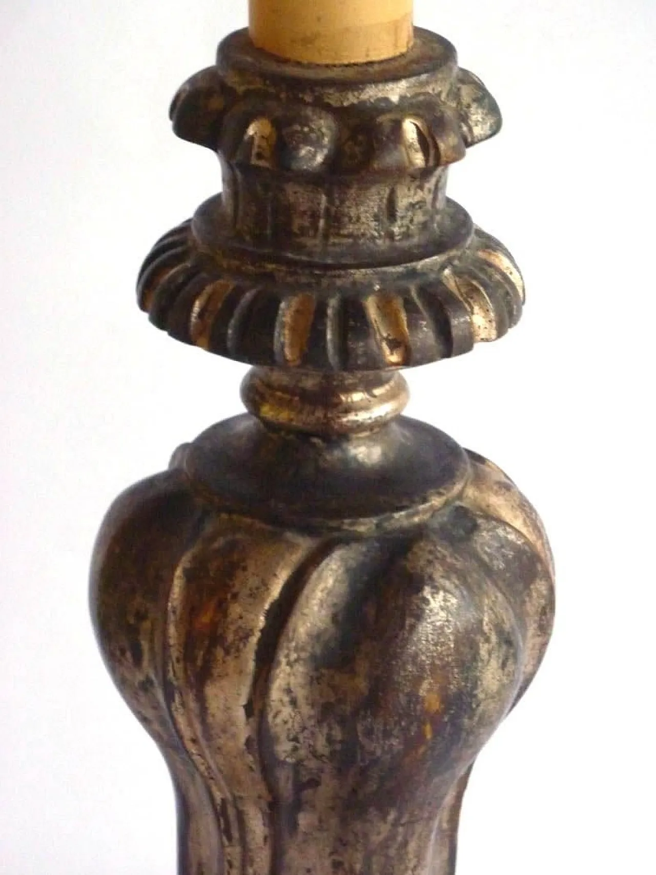 Lampada da tavolo in stile barocco in legno argentato, anni '50 4