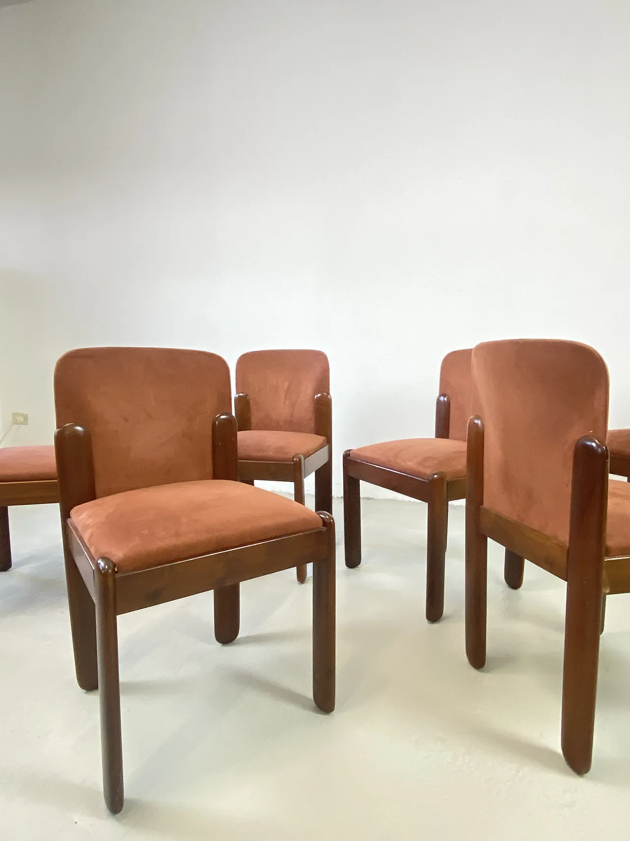 6 chairs by Silvio Coppola  for Bernini 3