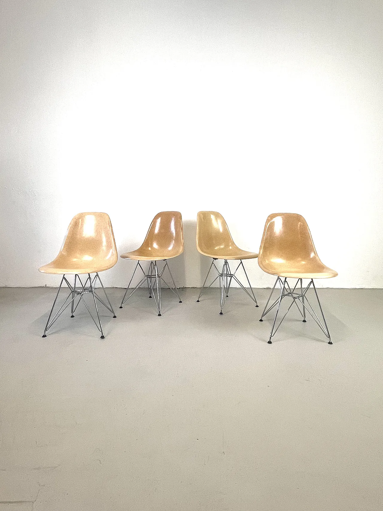 4 DSR chairs Herman Miller, 70s 2