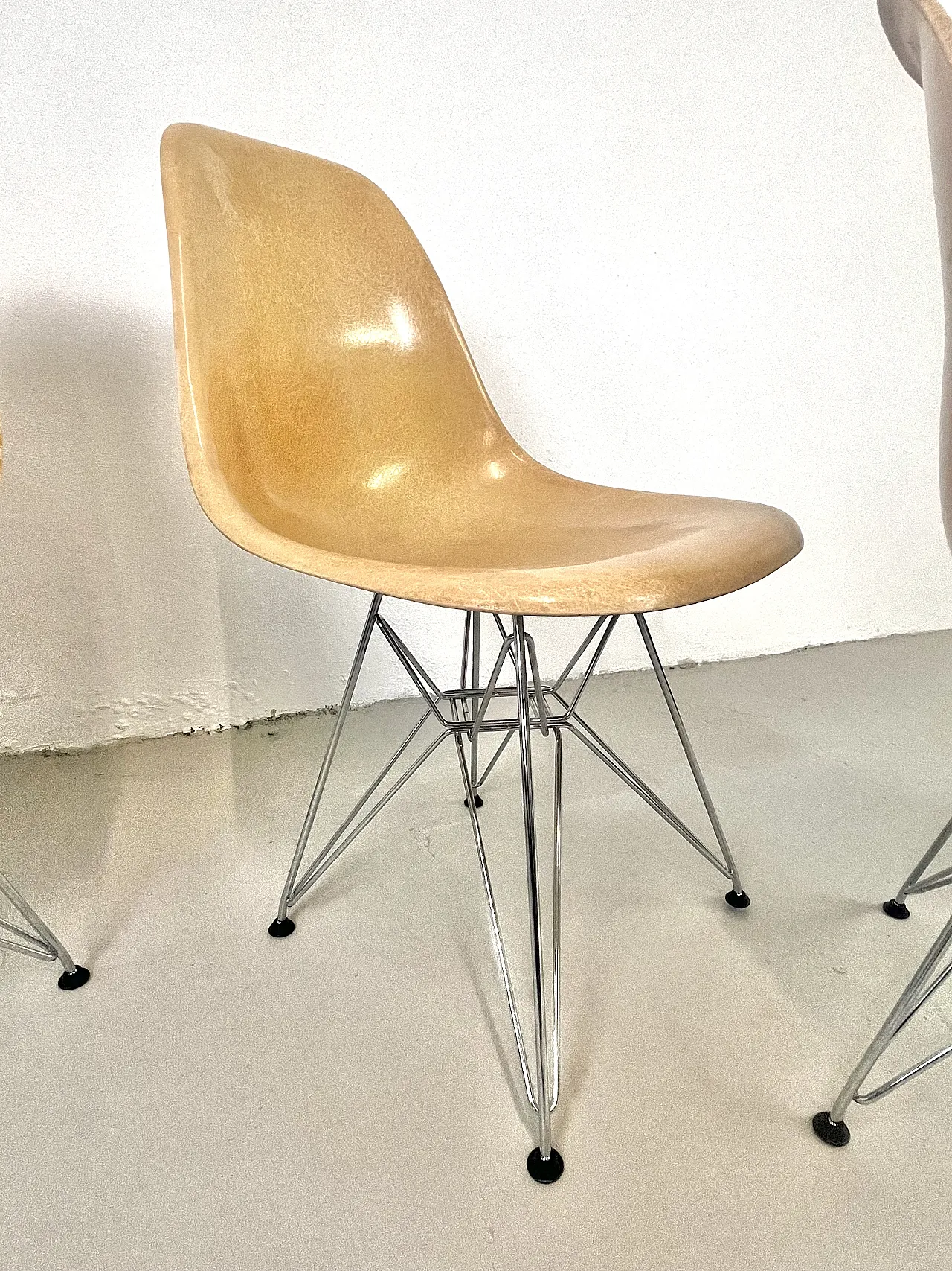 4 DSR chairs Herman Miller, 70s 5