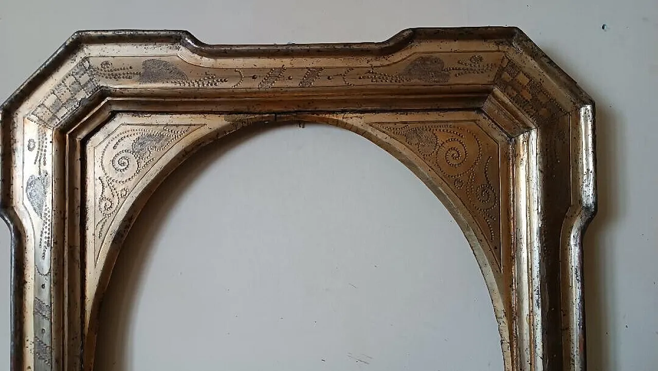 Tray frame with oval light in pyrographed gilded wood, 19th century 8