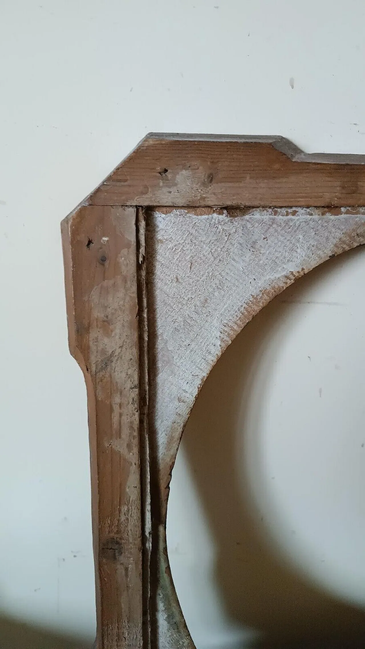 Tray frame with oval light in pyrographed gilded wood, 19th century 11