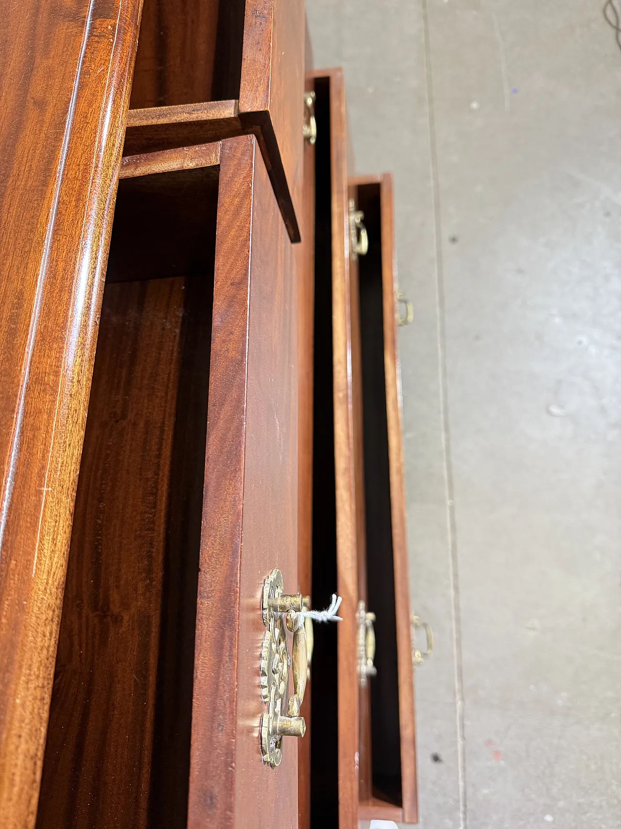 Comò cassettone Giorgio III, inglese in mogano, fine '800 7