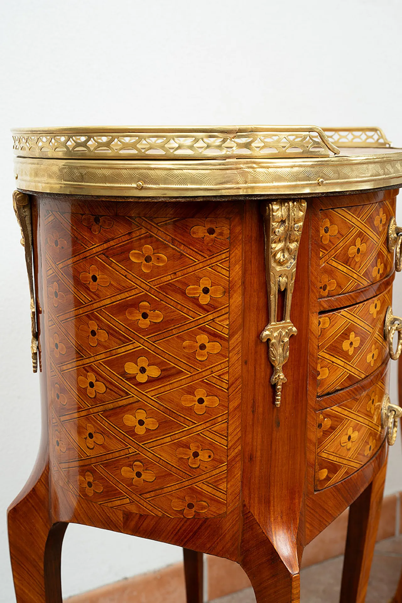 Pair of ancient egg bedside tables Napoleon III in exotic woods, 19th 5