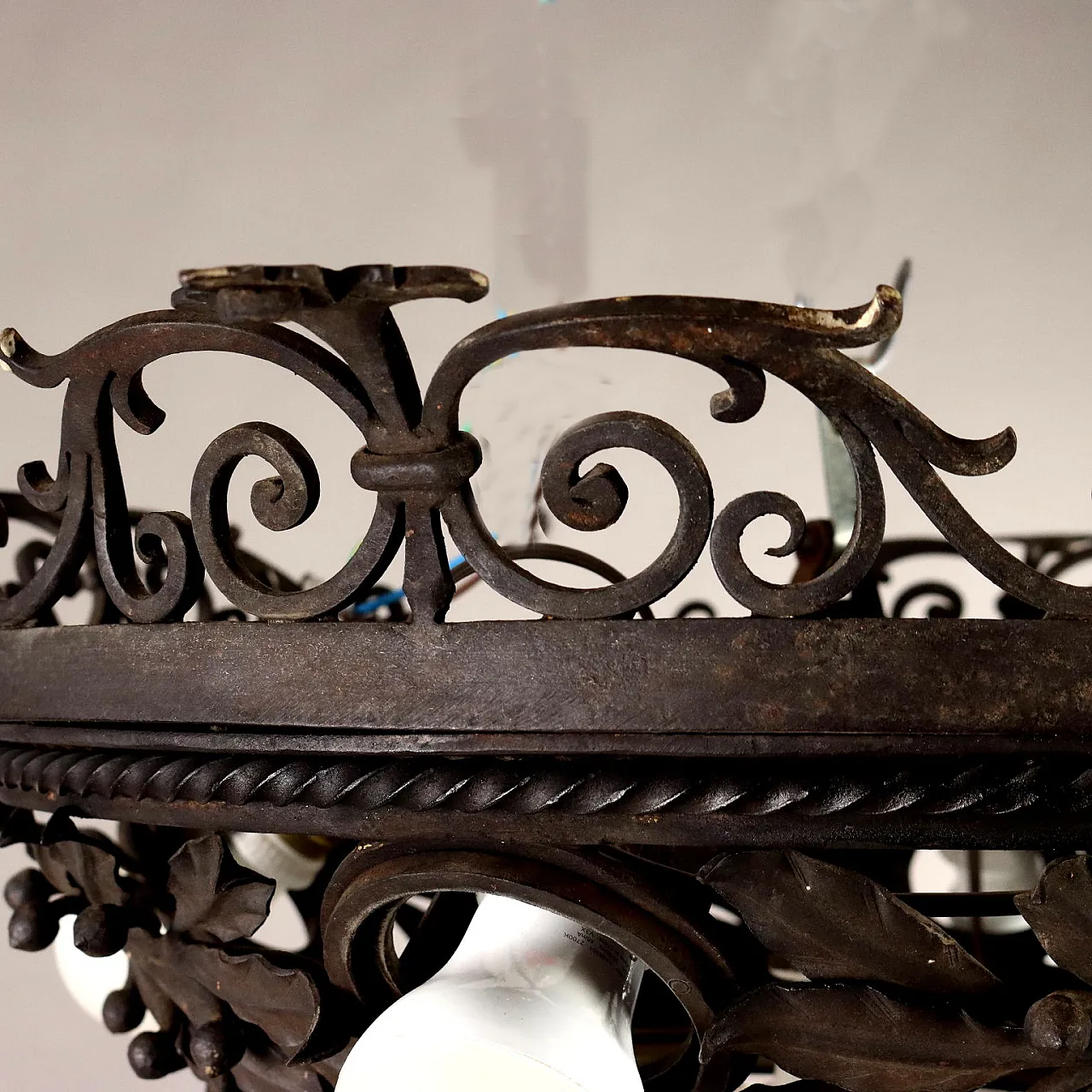 Lampadario Liberty in ferro battuto, '900 7