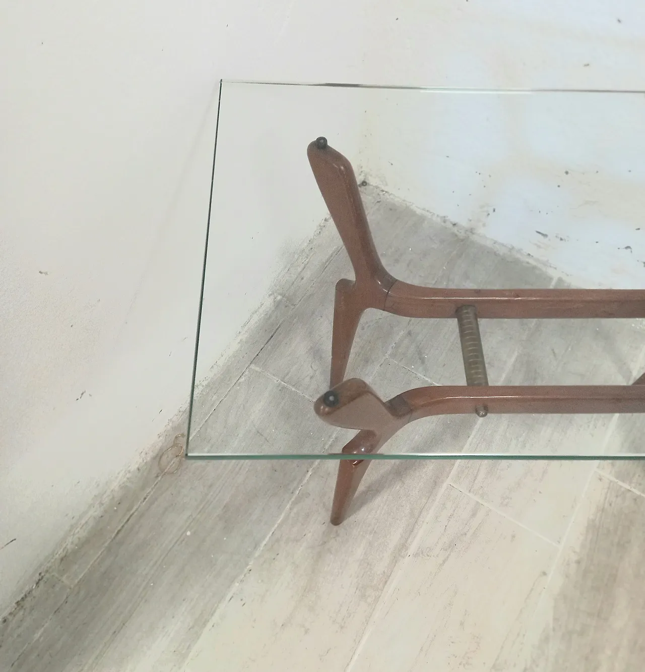 Table cherry wood and crystal attributed to Cassina, 50s 2