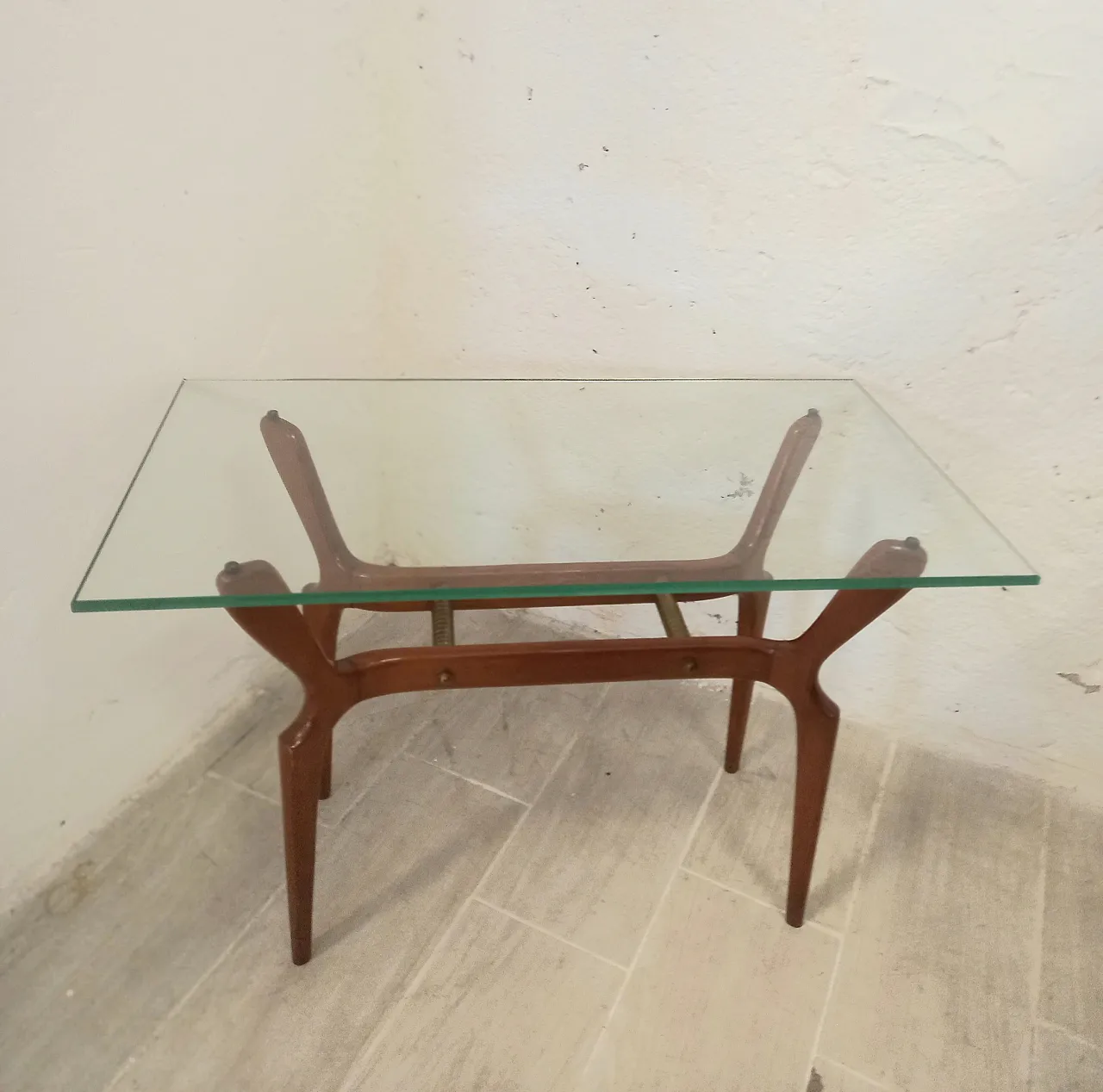 Table cherry wood and crystal attributed to Cassina, 50s 4