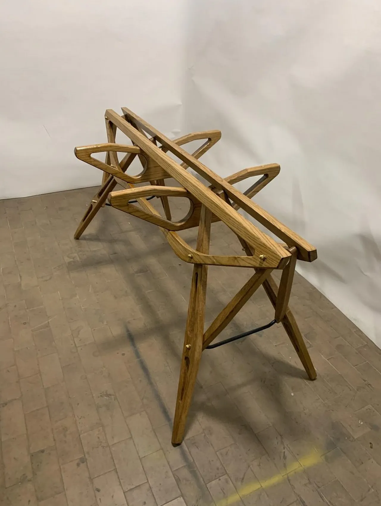 Tavolo Reale di Carlo Mollino produzione Zanotta, anni '90 4