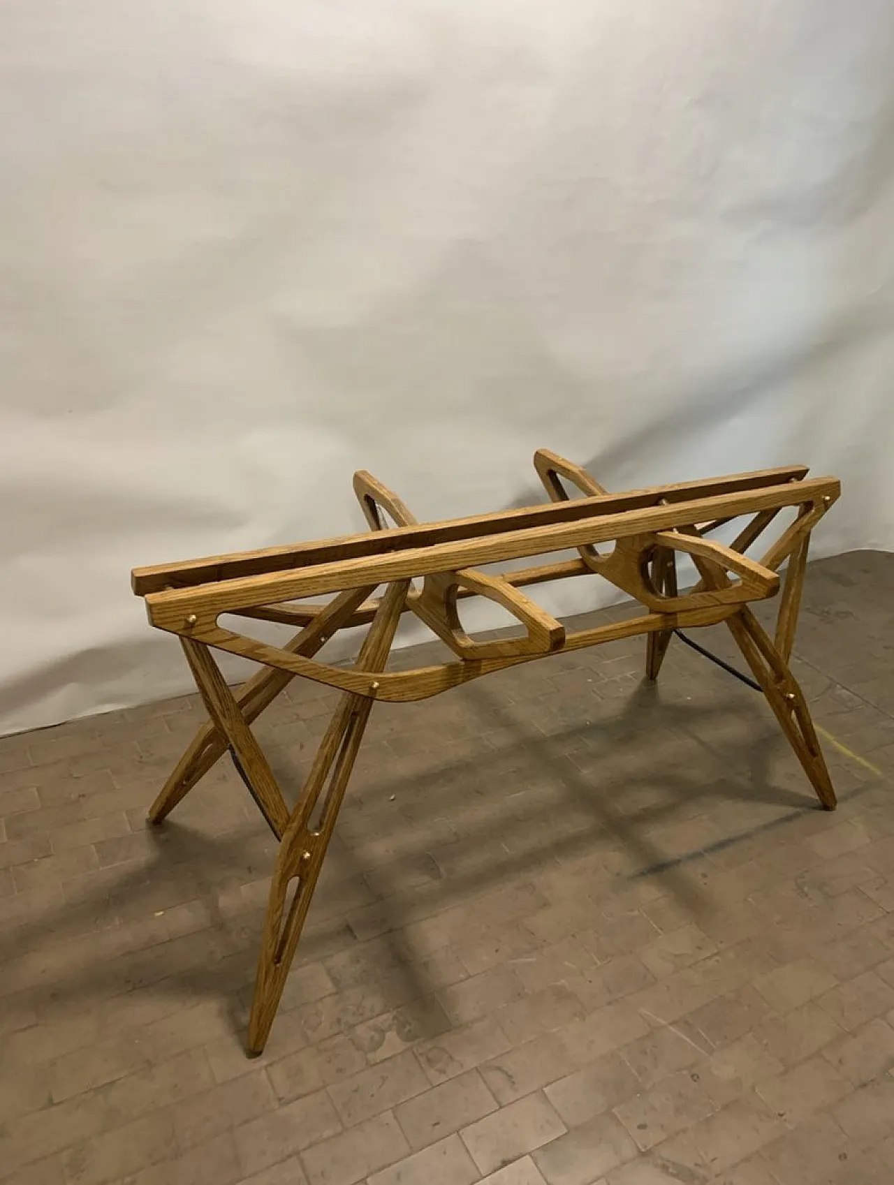 Tavolo Reale di Carlo Mollino produzione Zanotta, anni '90 7