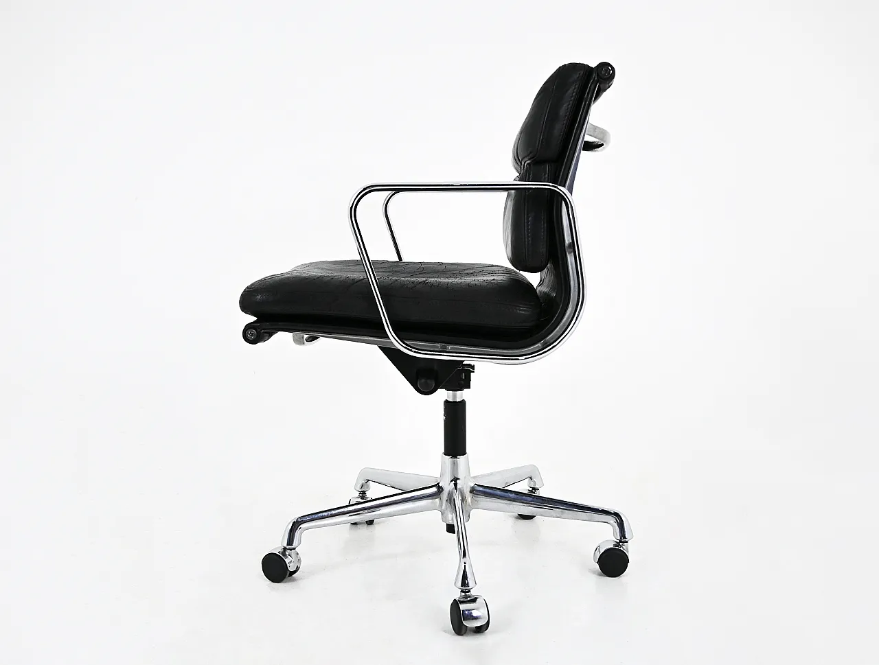 Black Leather Soft Pad Chair by Charles & Ray Eames for Vitra, 1970s 6