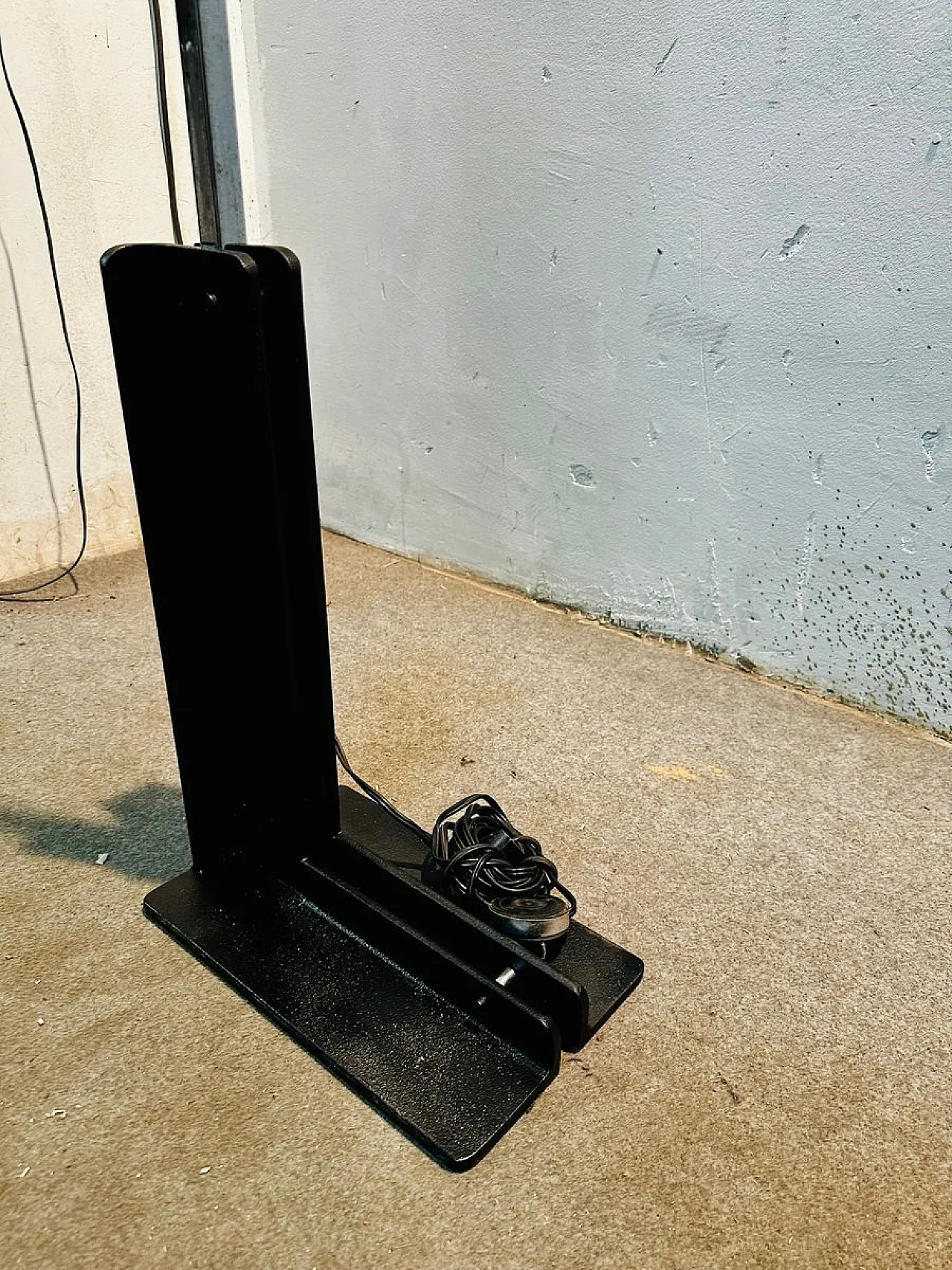 Lampada Arc di Goffredo Reggiani per Reggiani, anni '70 2