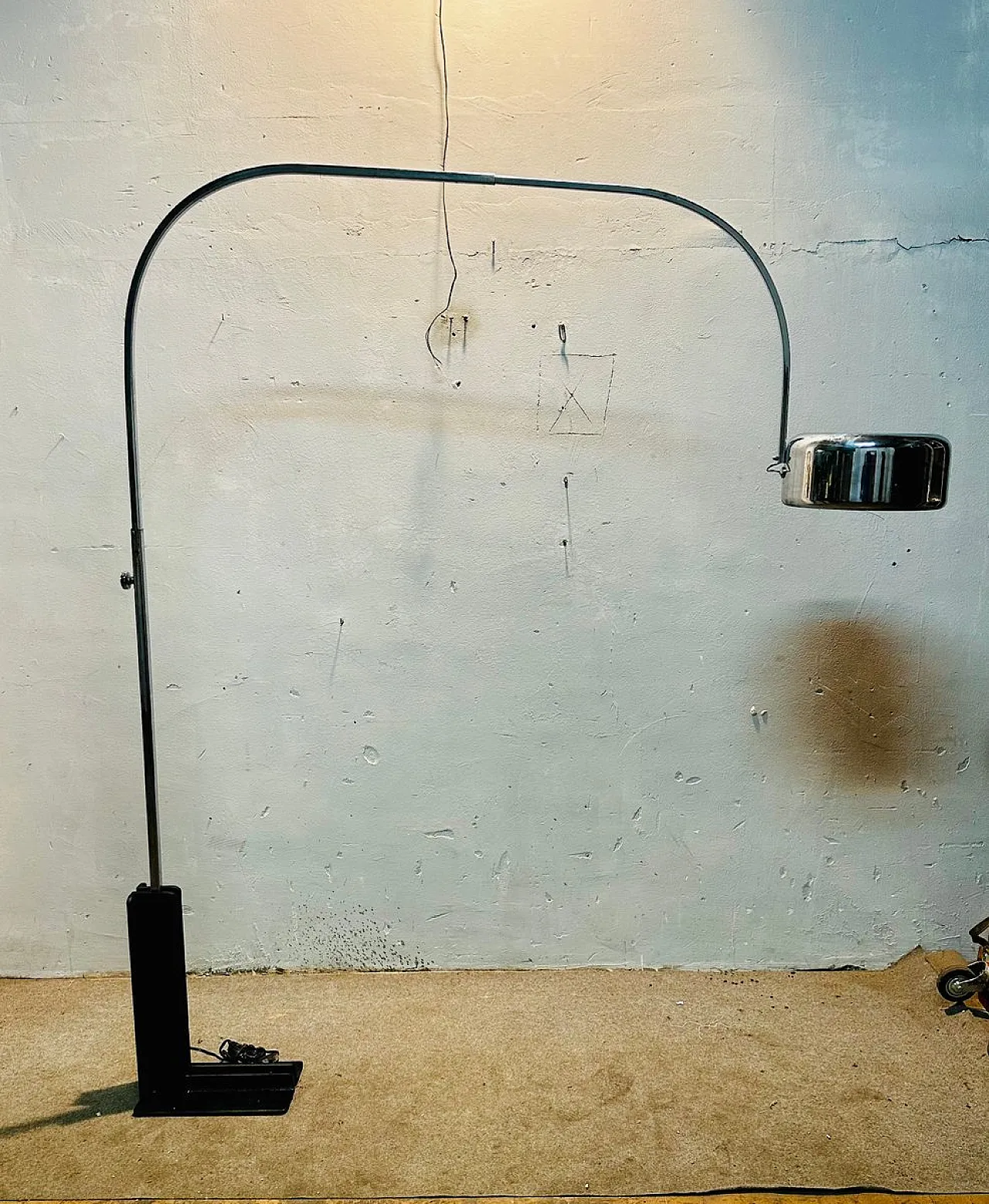 Lampada Arc di Goffredo Reggiani per Reggiani, anni '70 5