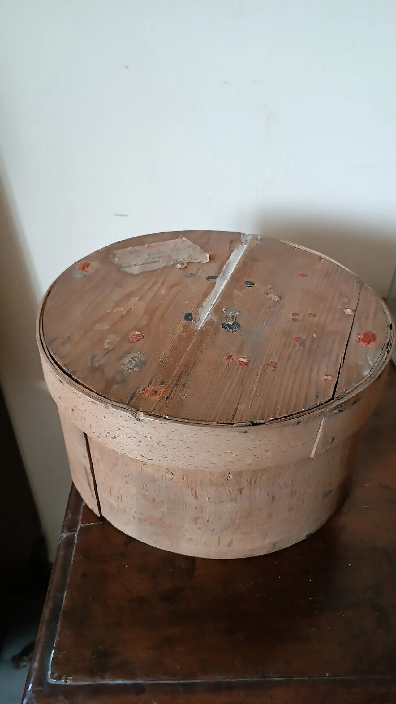 Curved beech circular box, 19th century 2