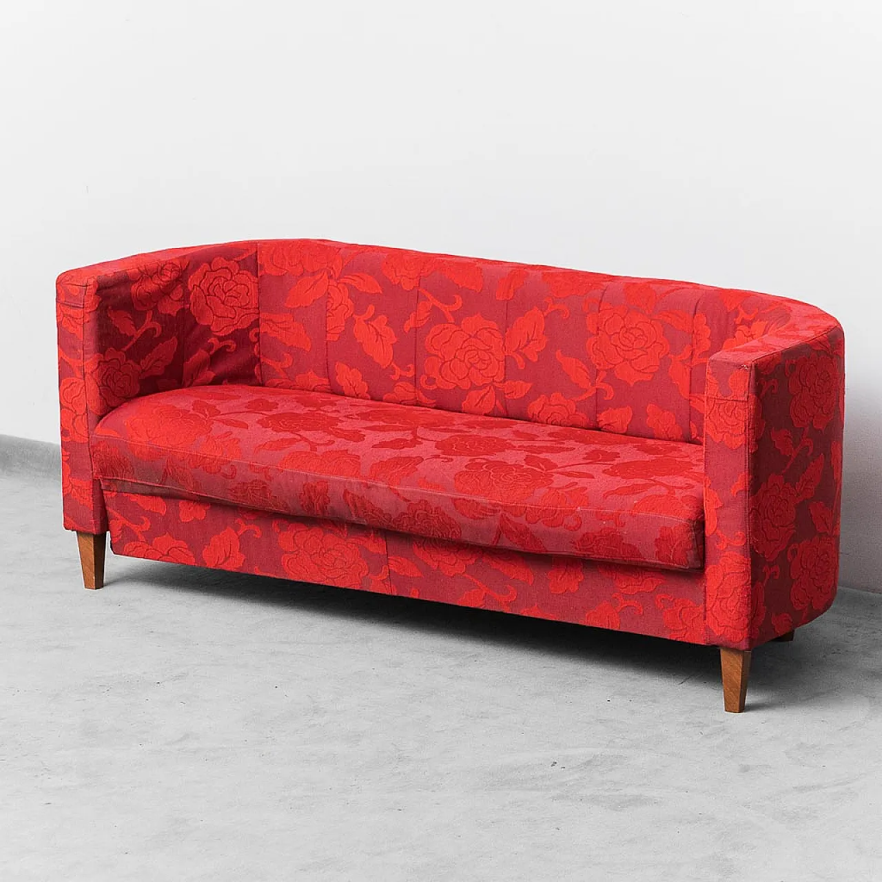3 -seater sofa in red fabric, 60s 1