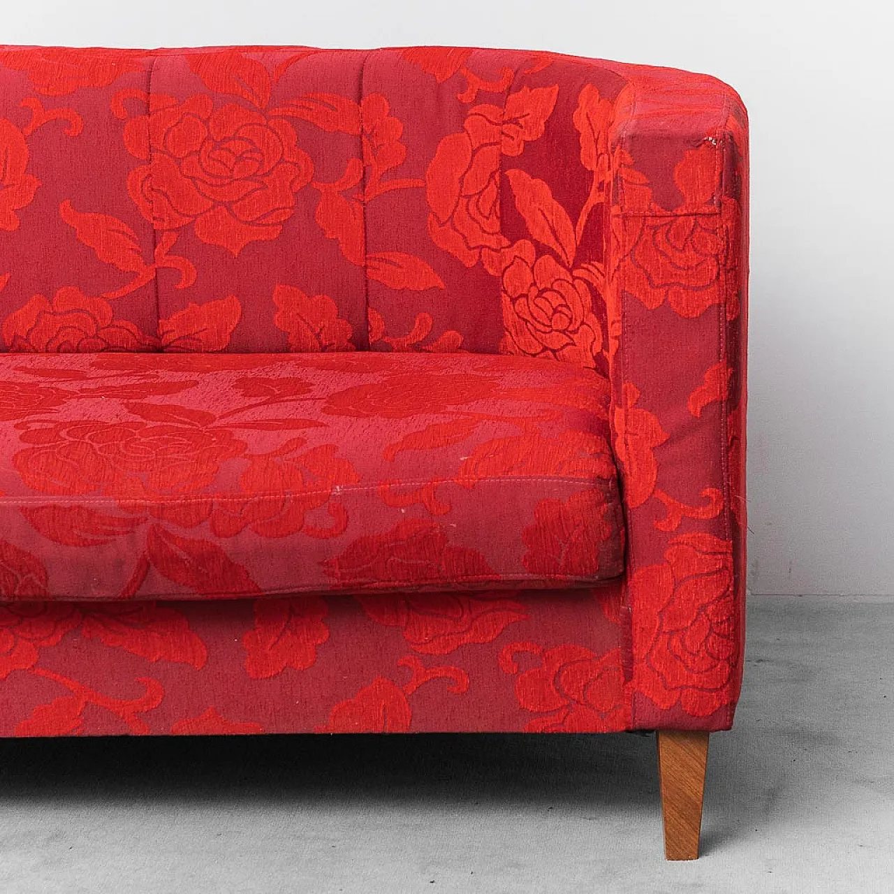 3 -seater sofa in red fabric, 60s 2