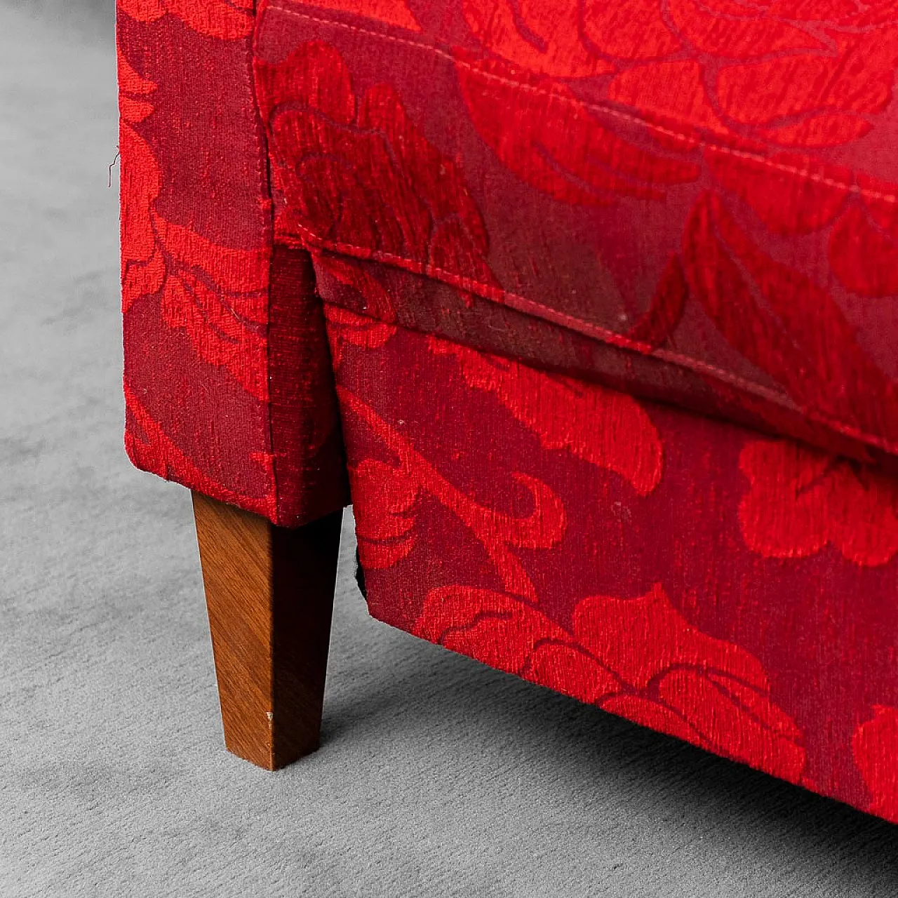 3 -seater sofa in red fabric, 60s 3