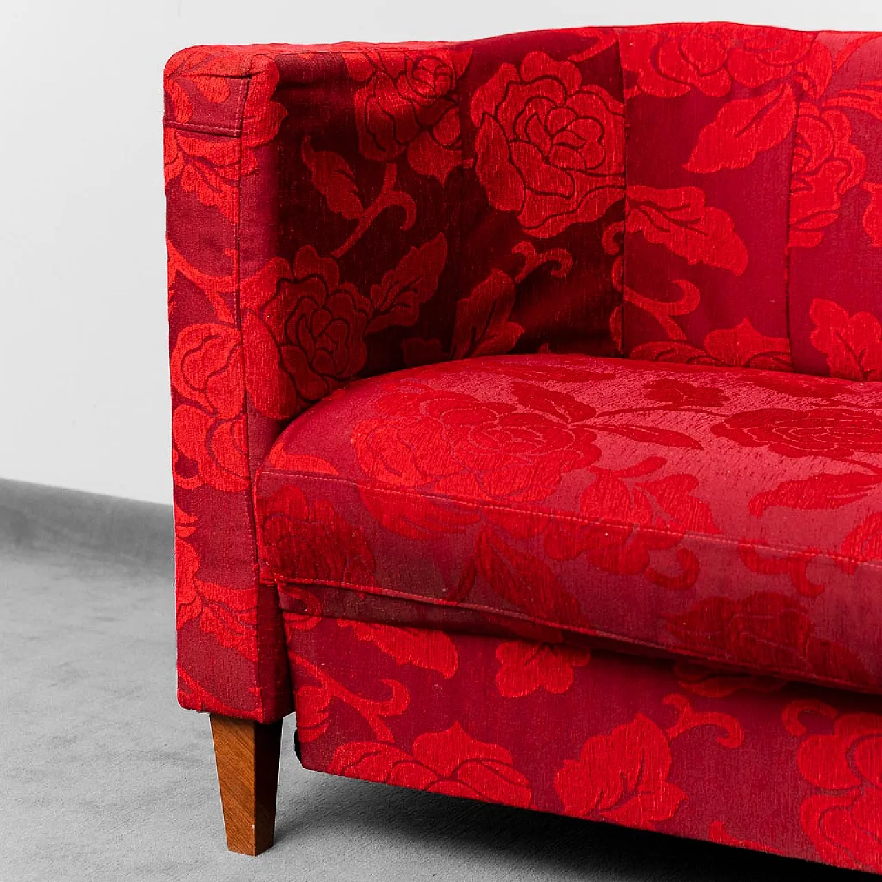3 -seater sofa in red fabric, 60s 4