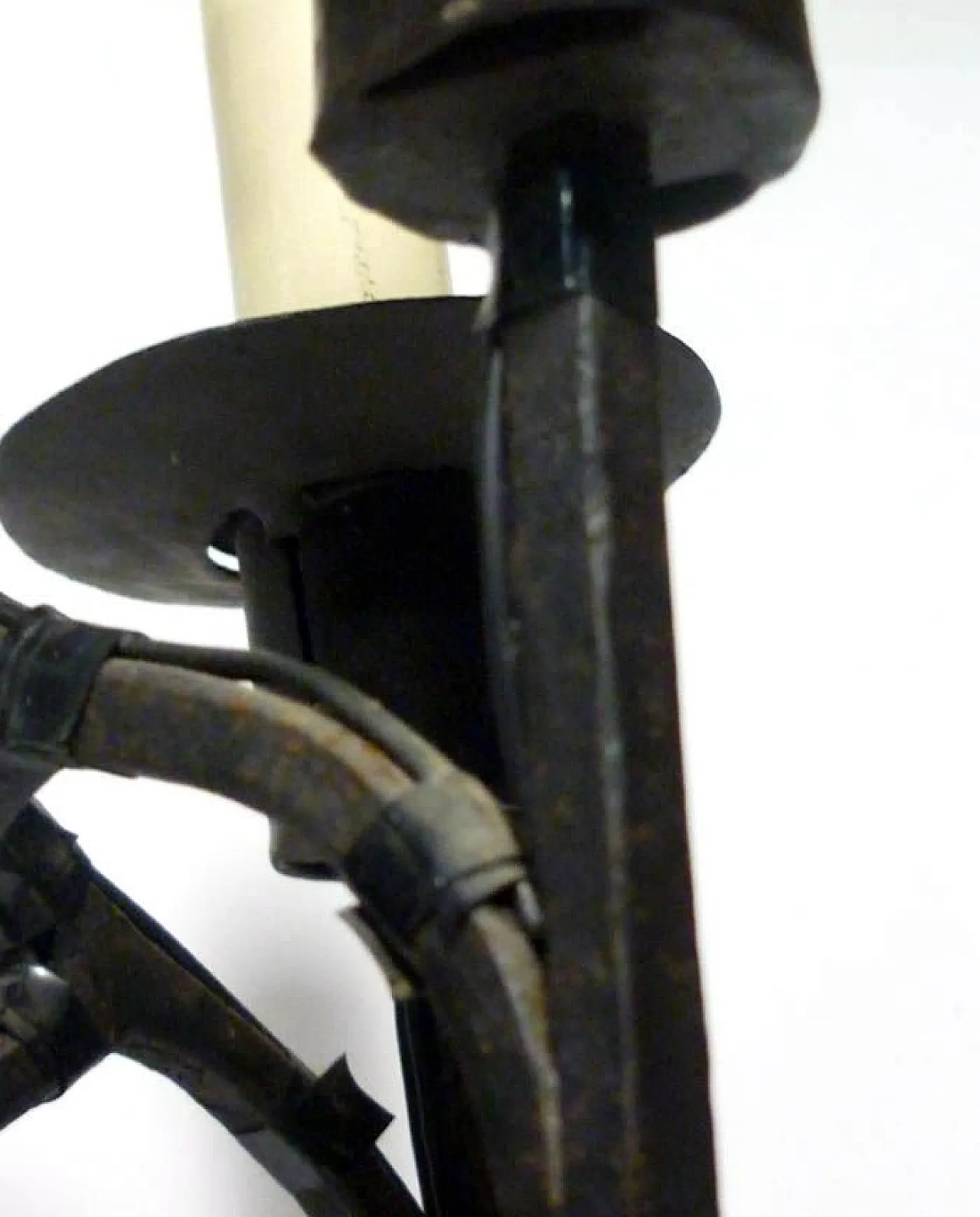 Lampada da tavolo in ferro battuto con portacandela, primo '900 4