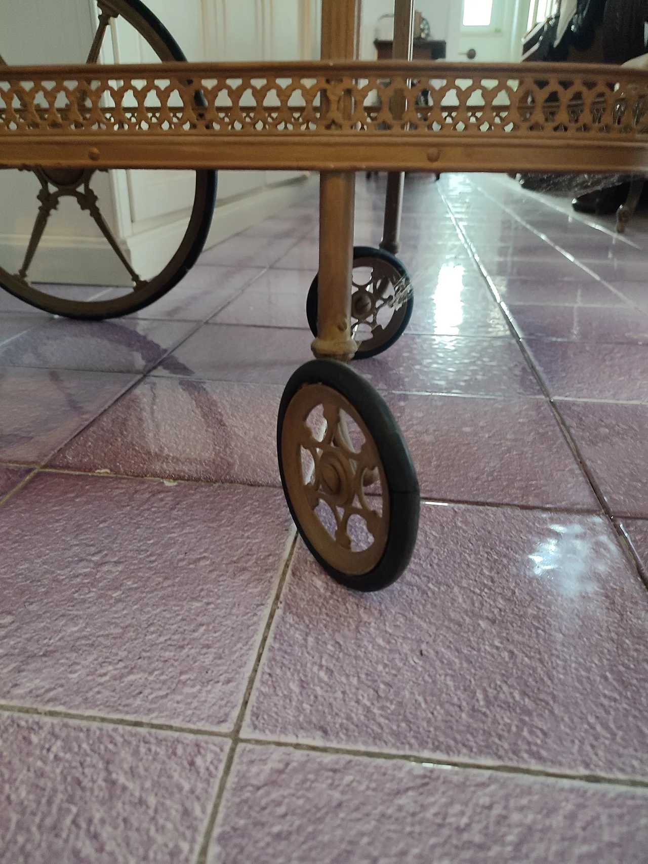 Bar cart for drinks, 1950s 5