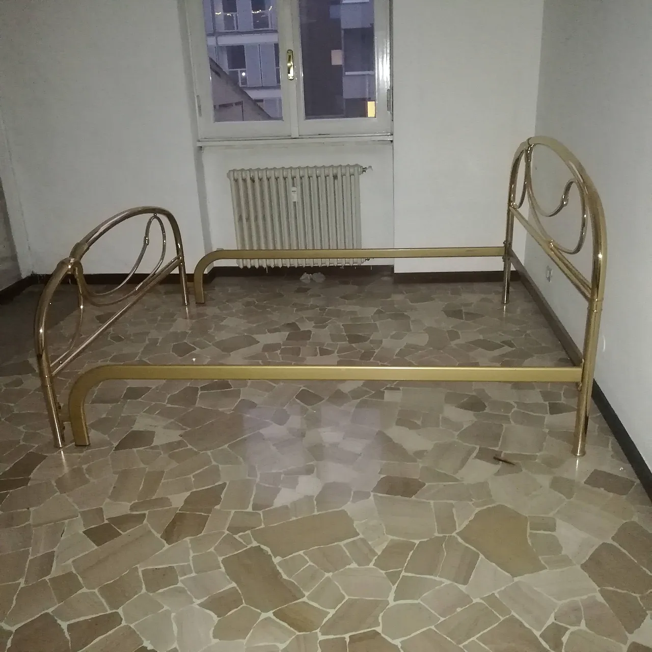 Struttura letto matrimoniale, anni '70 1