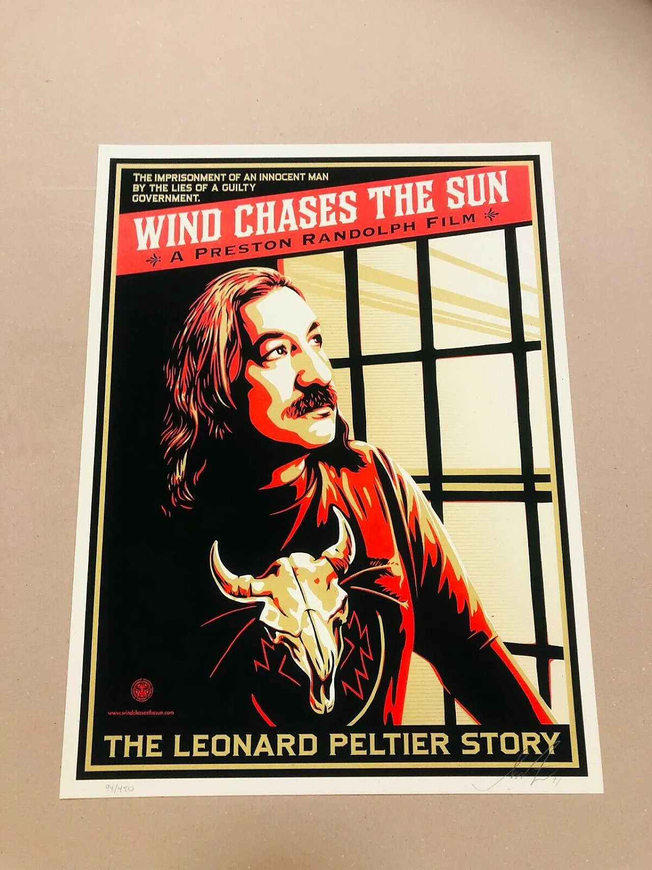 Shepard Fairey, 2014 - WIND CHASES THE SUN - Original silkscreen cm 61.3 x 46 8
