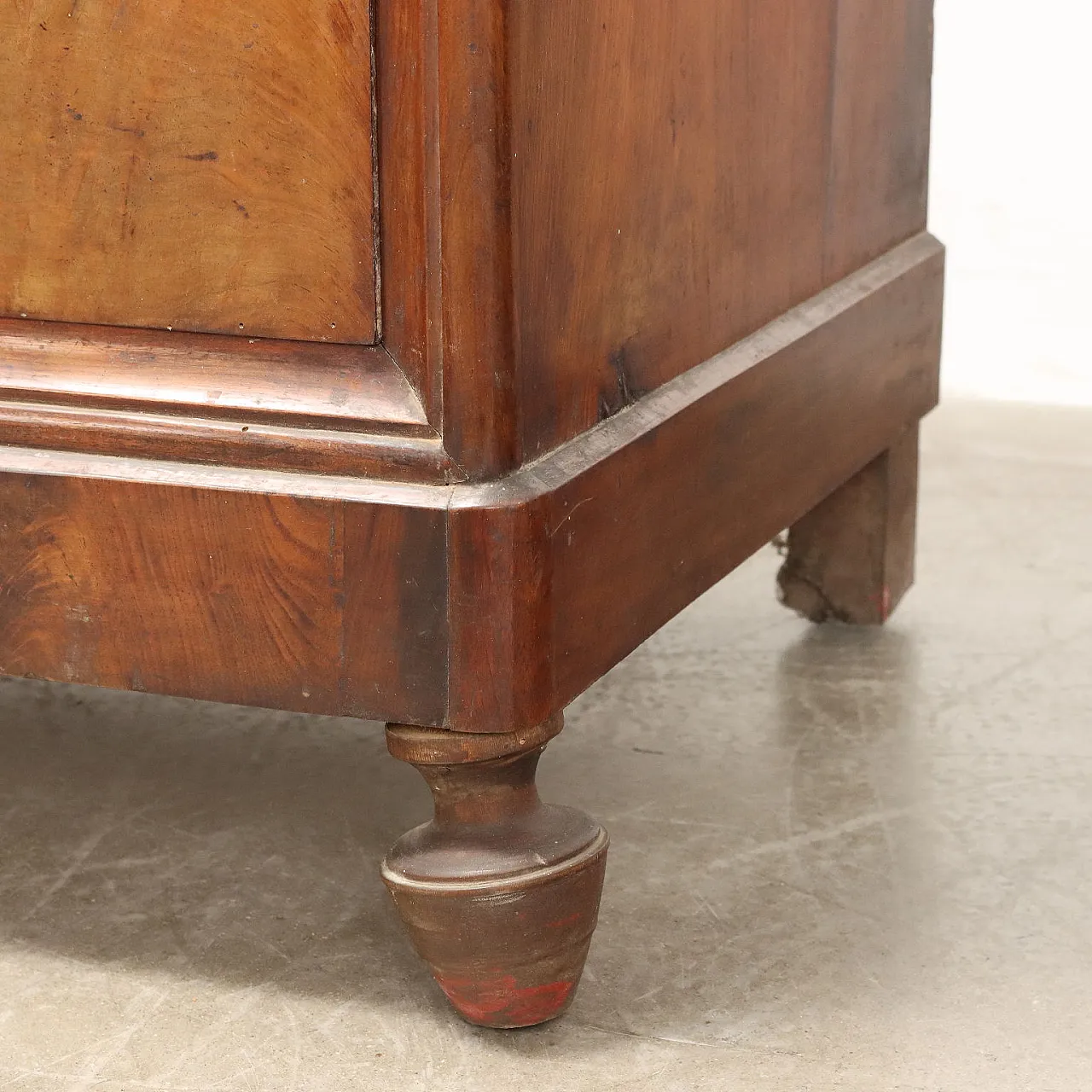 Louis Philippe chest of drawers in walnut, late 19th century 6