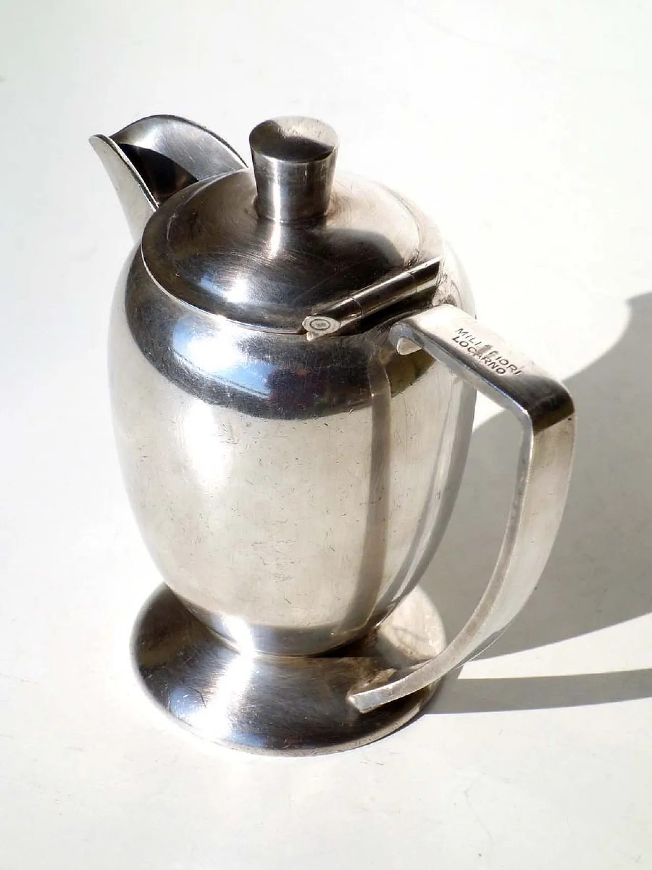 Pair of silver Alpacca Hotel teapots, 1920s 4