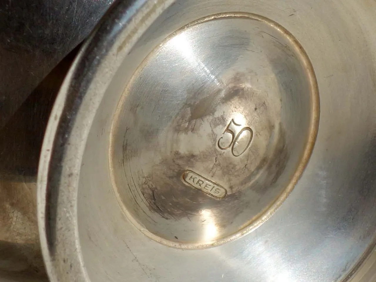 Pair of silver Alpacca Hotel teapots, 1920s 8