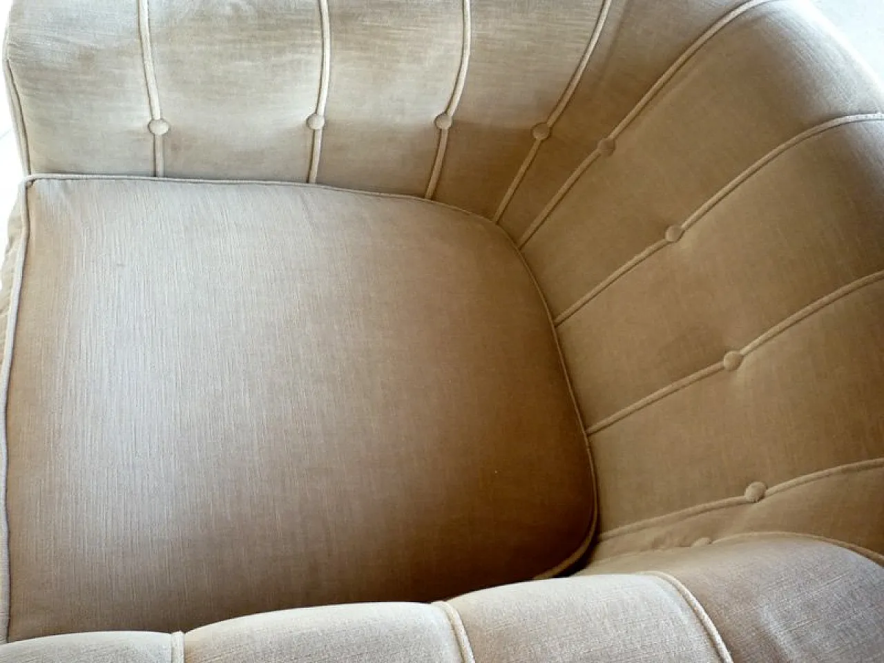 Coppia di poltrone in legno e velluto, anni '40 9