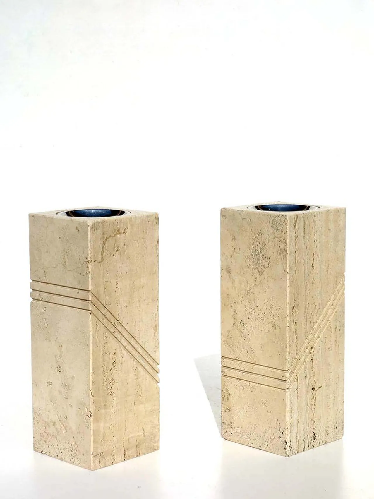 Coppia di posacenere in travertino, anni '70 1